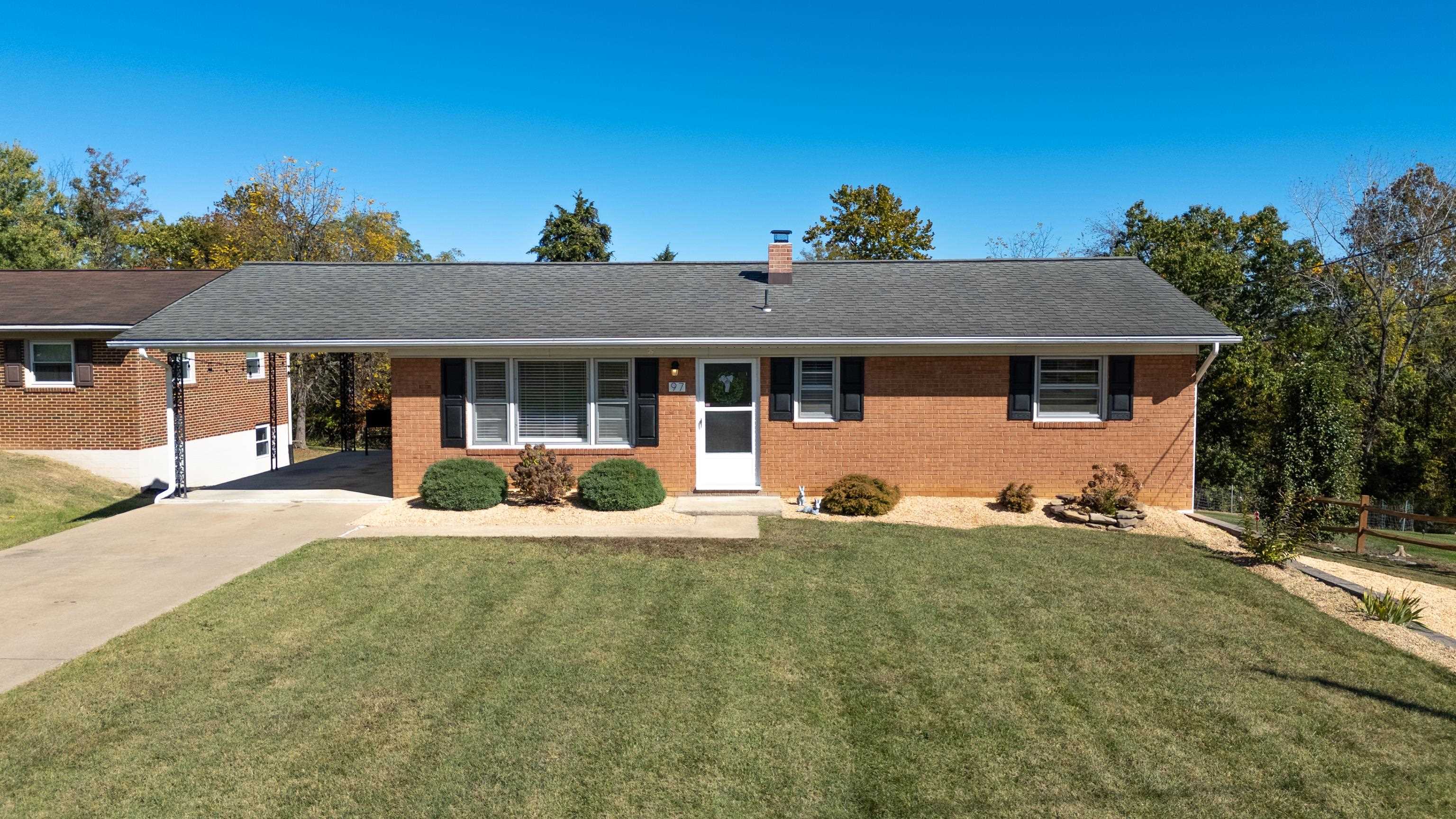 97 HILLSIDE DR