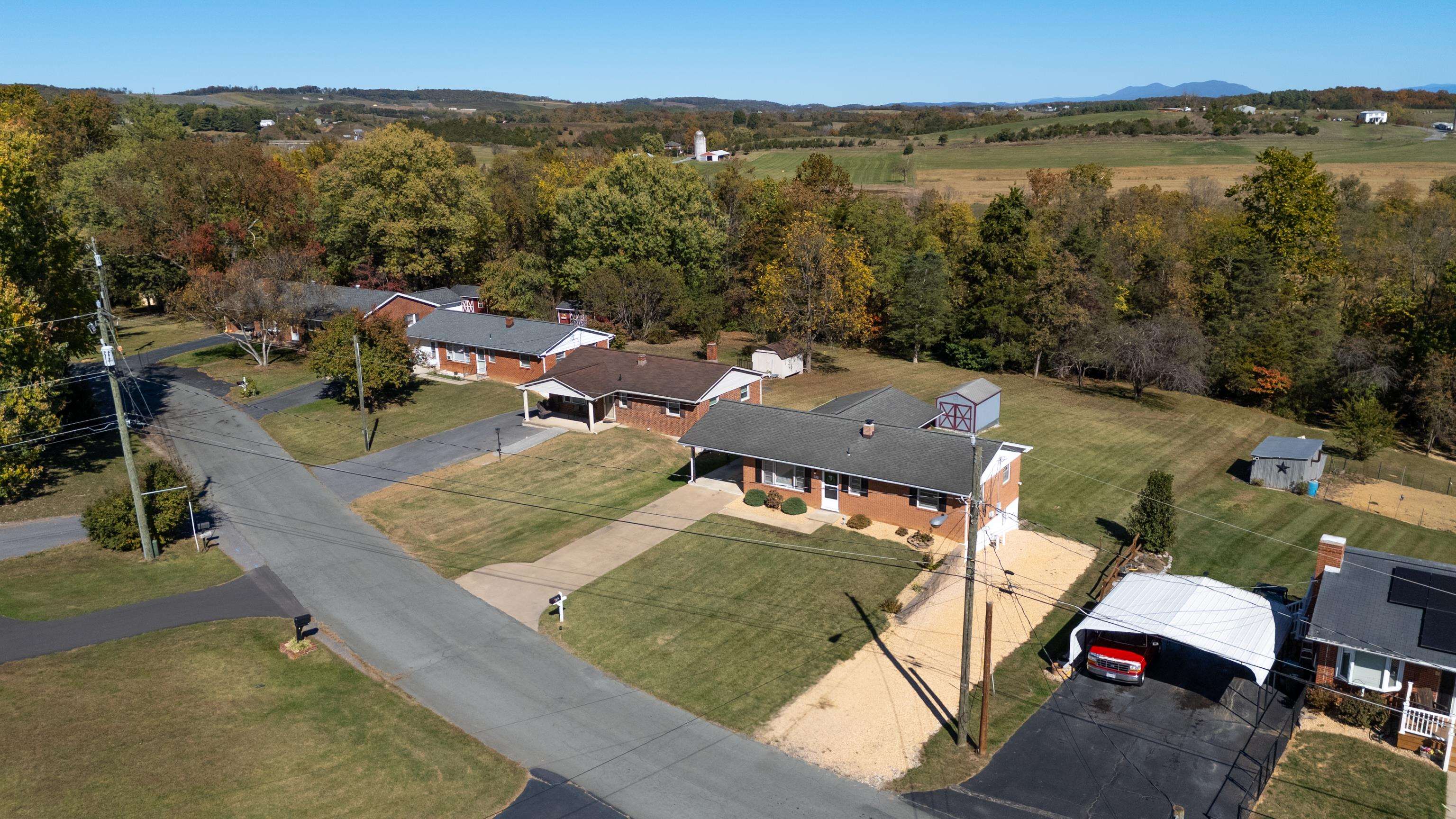 97 HILLSIDE DR