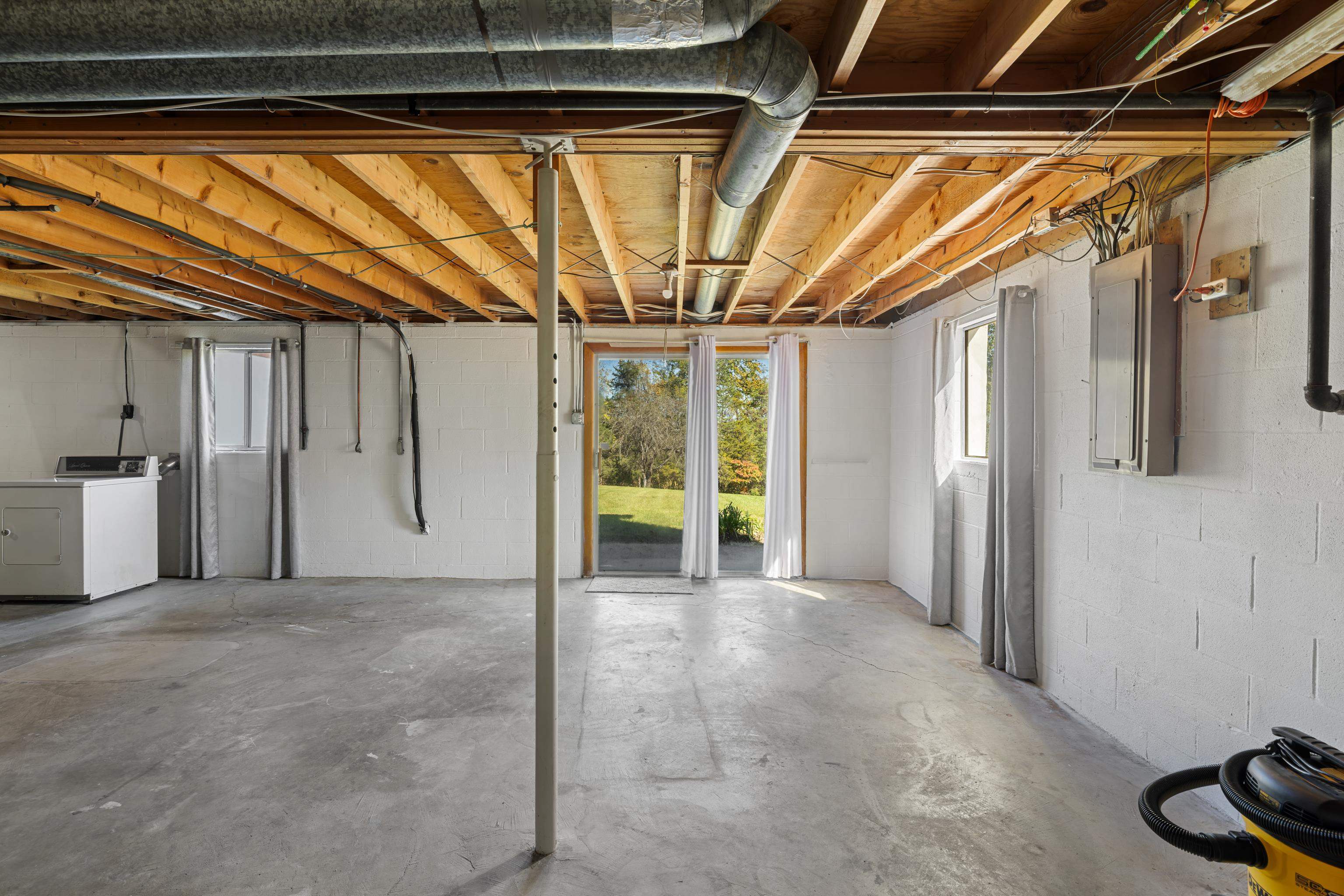 97 HILLSIDE DR
