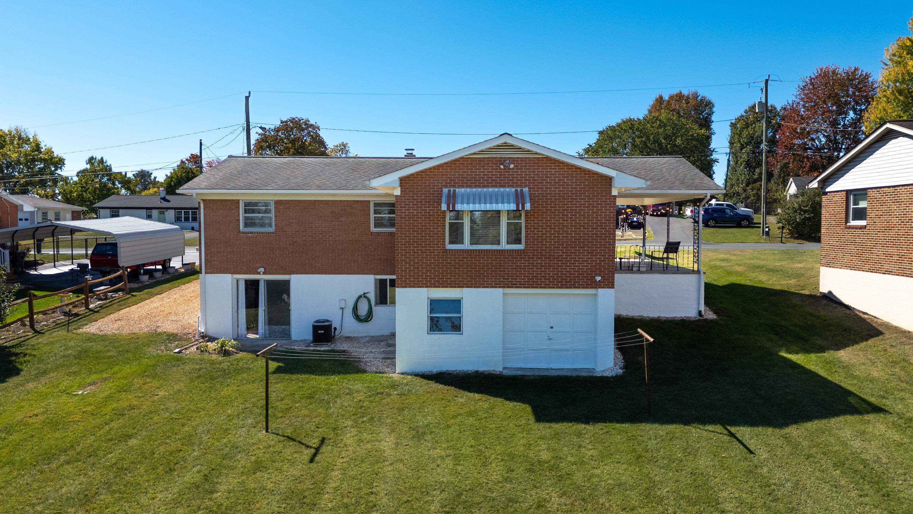 97 HILLSIDE DR