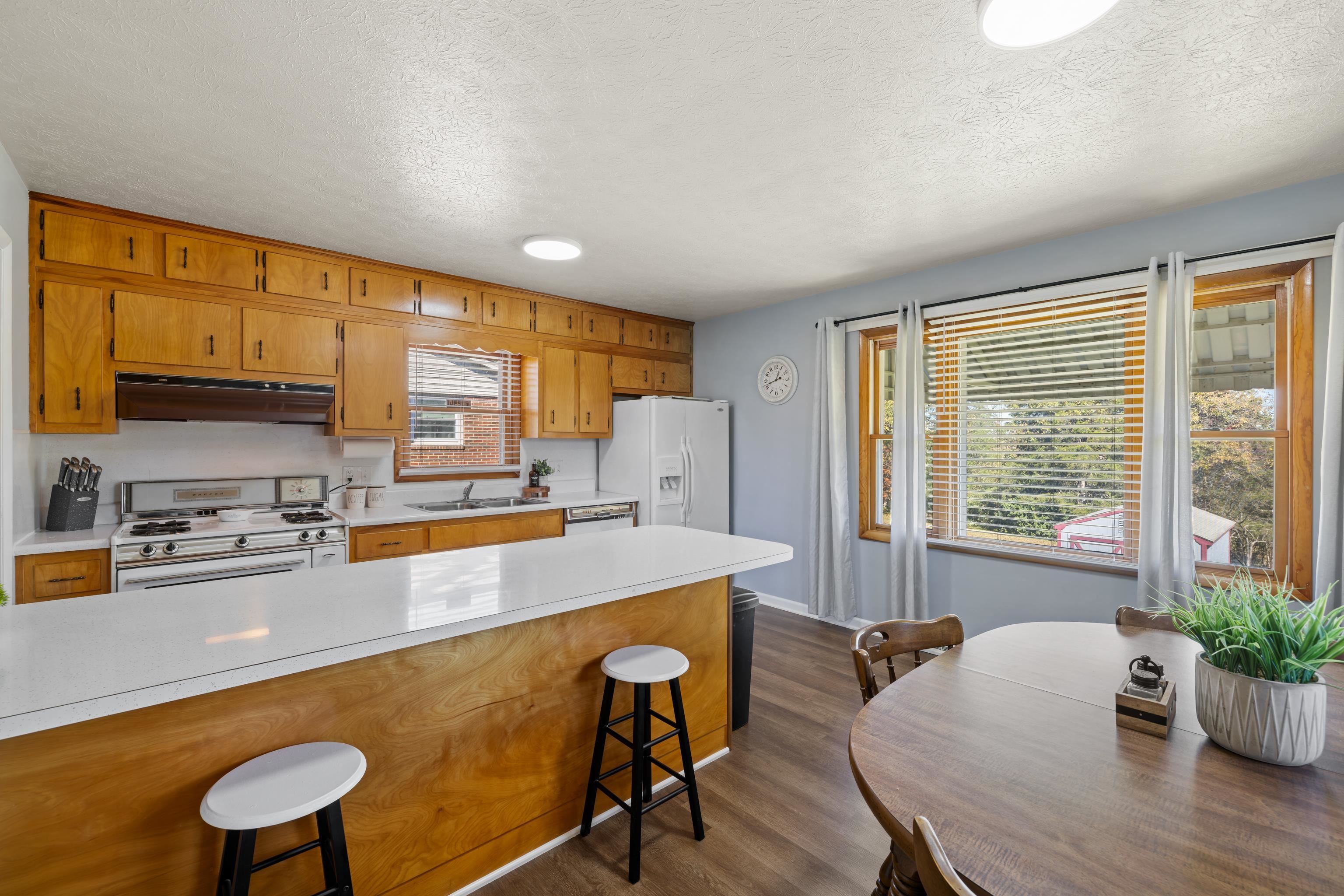 97 HILLSIDE DR