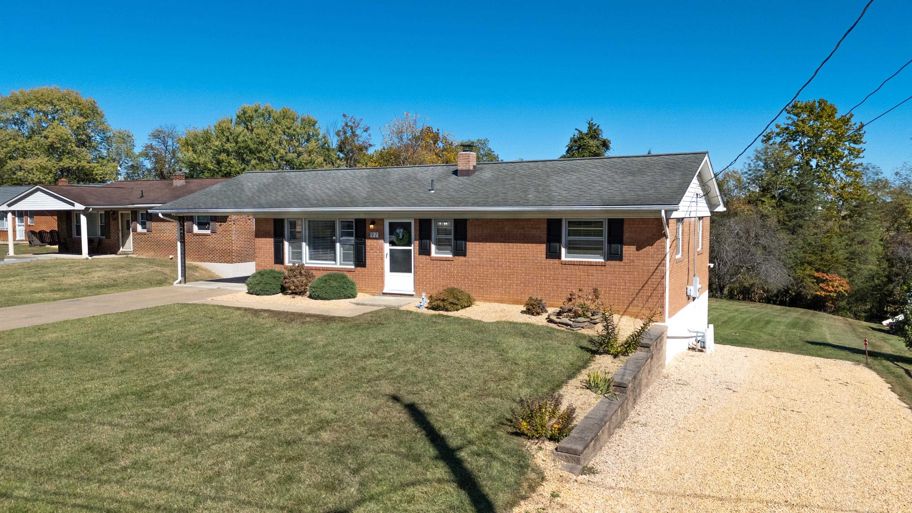97 HILLSIDE DR