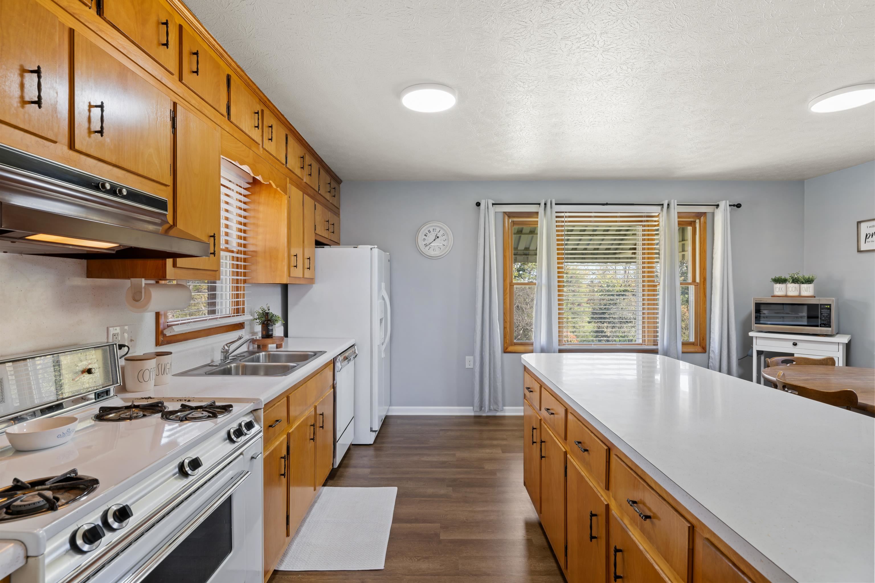 97 HILLSIDE DR