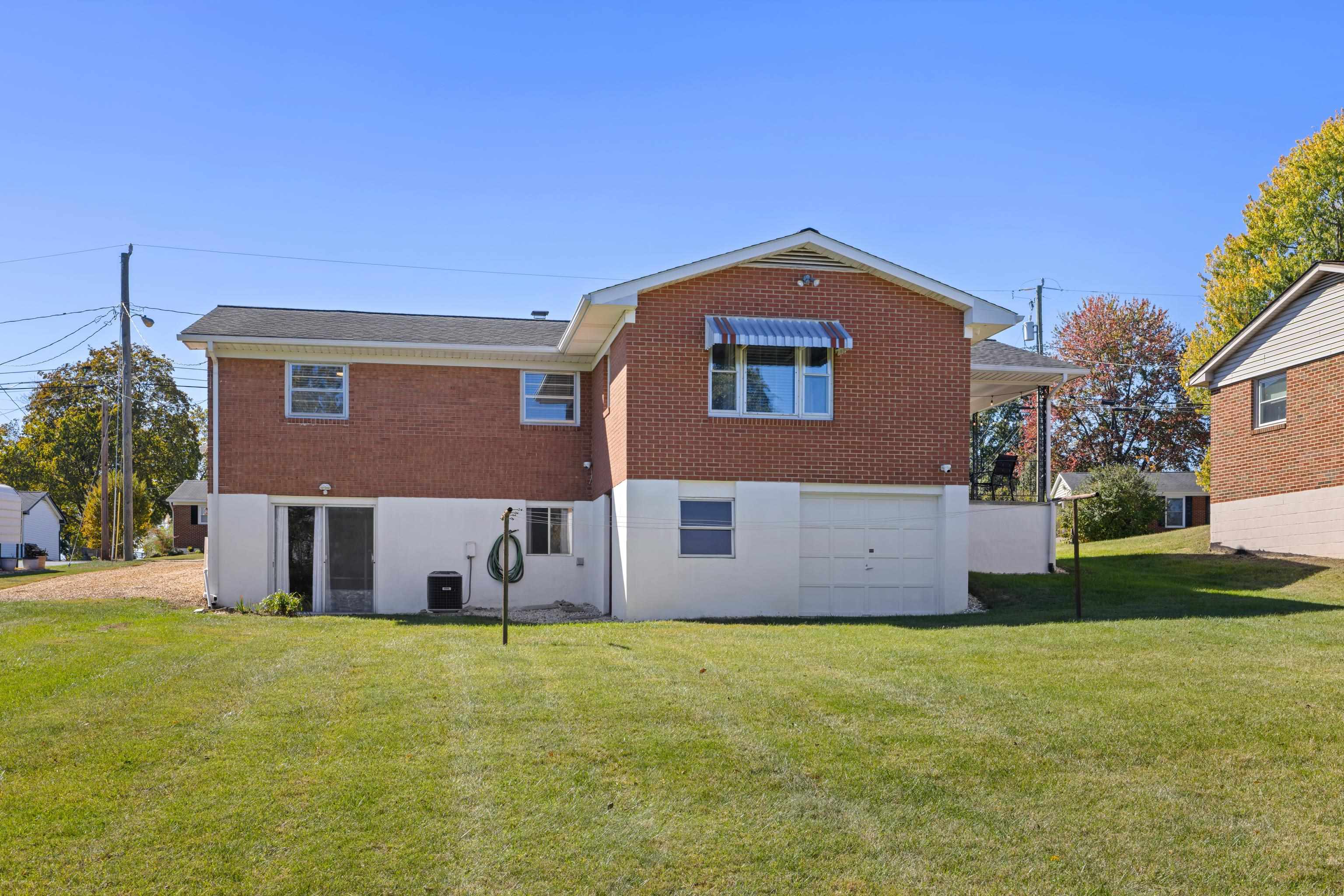 97 HILLSIDE DR