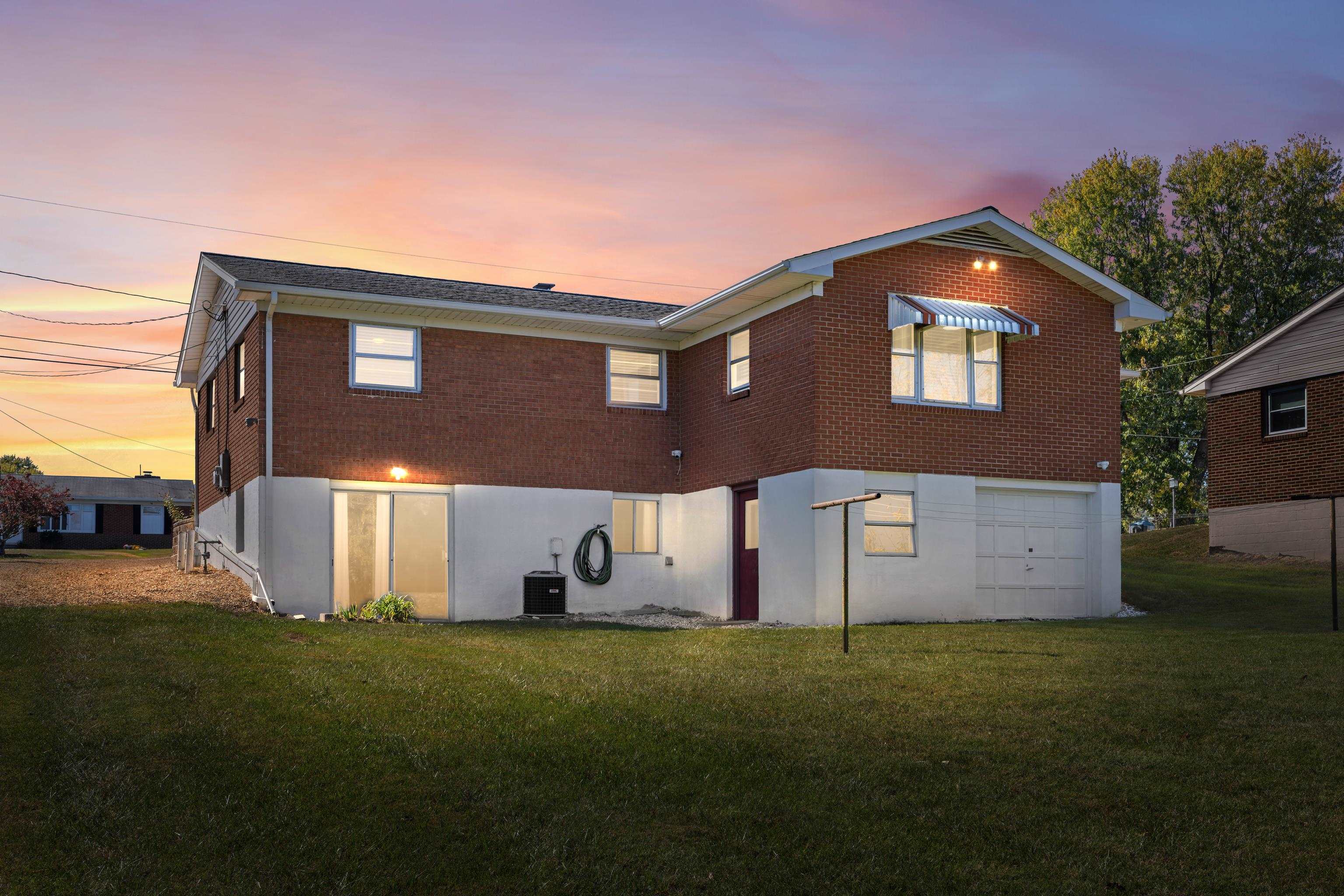 97 HILLSIDE DR