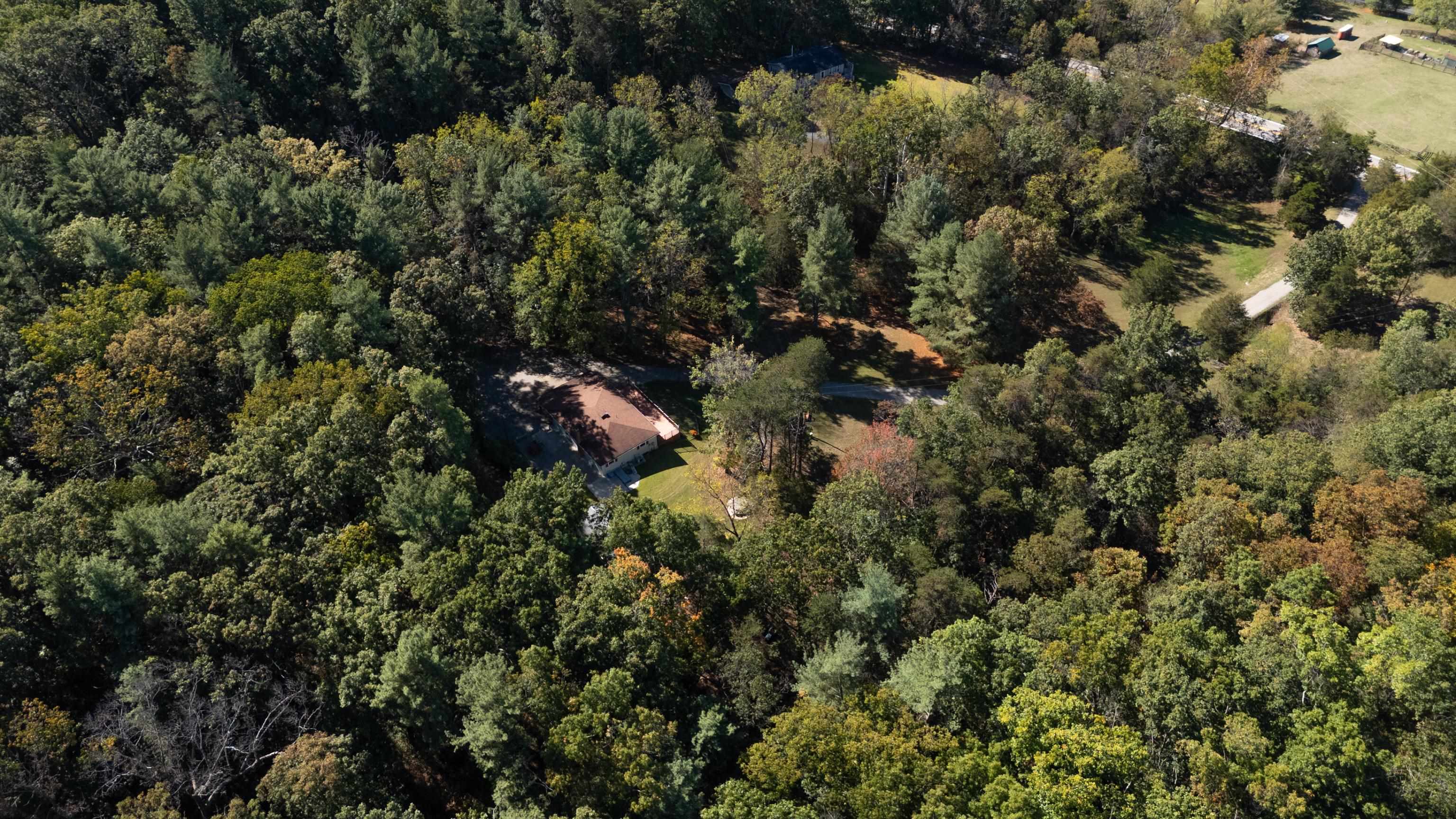 2106 LAUREL HILL RD