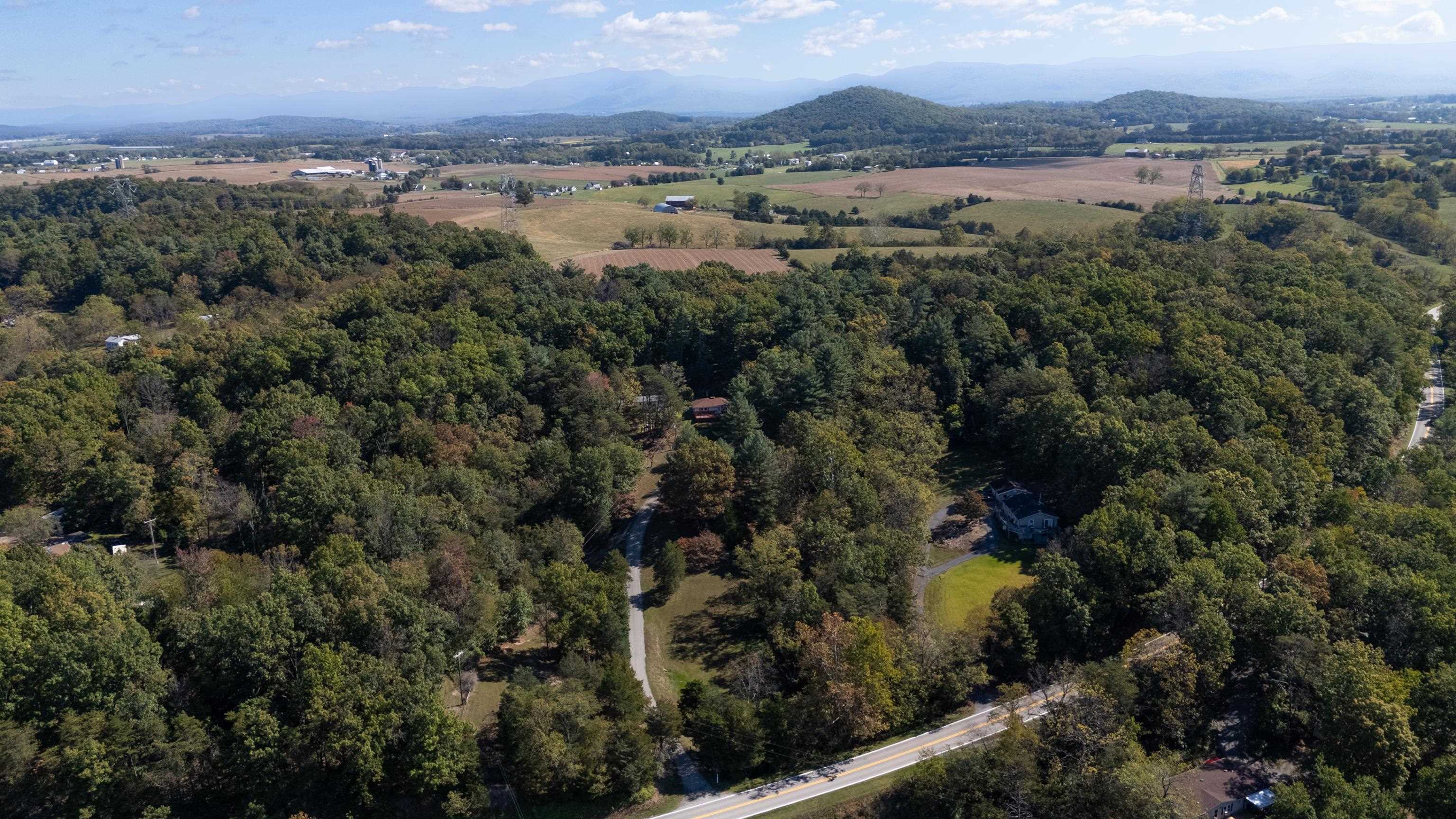 2106 LAUREL HILL RD