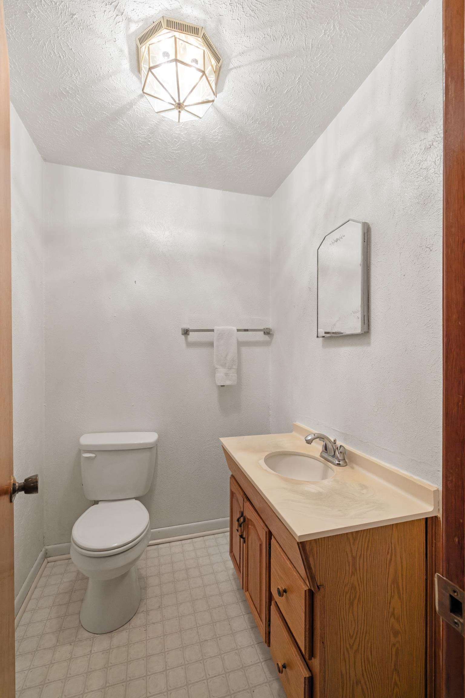 2106 LAUREL HILL RD