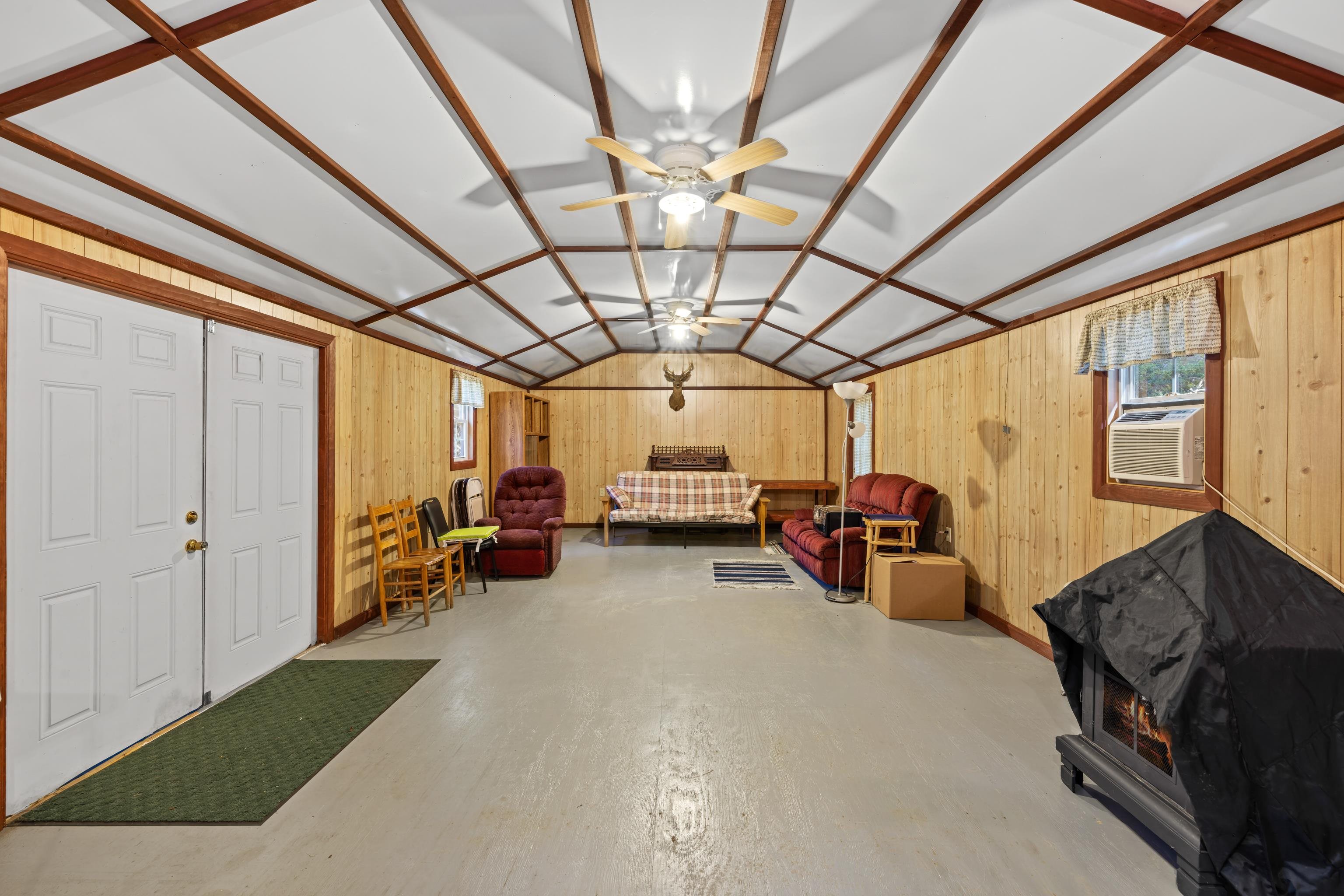 2106 LAUREL HILL RD