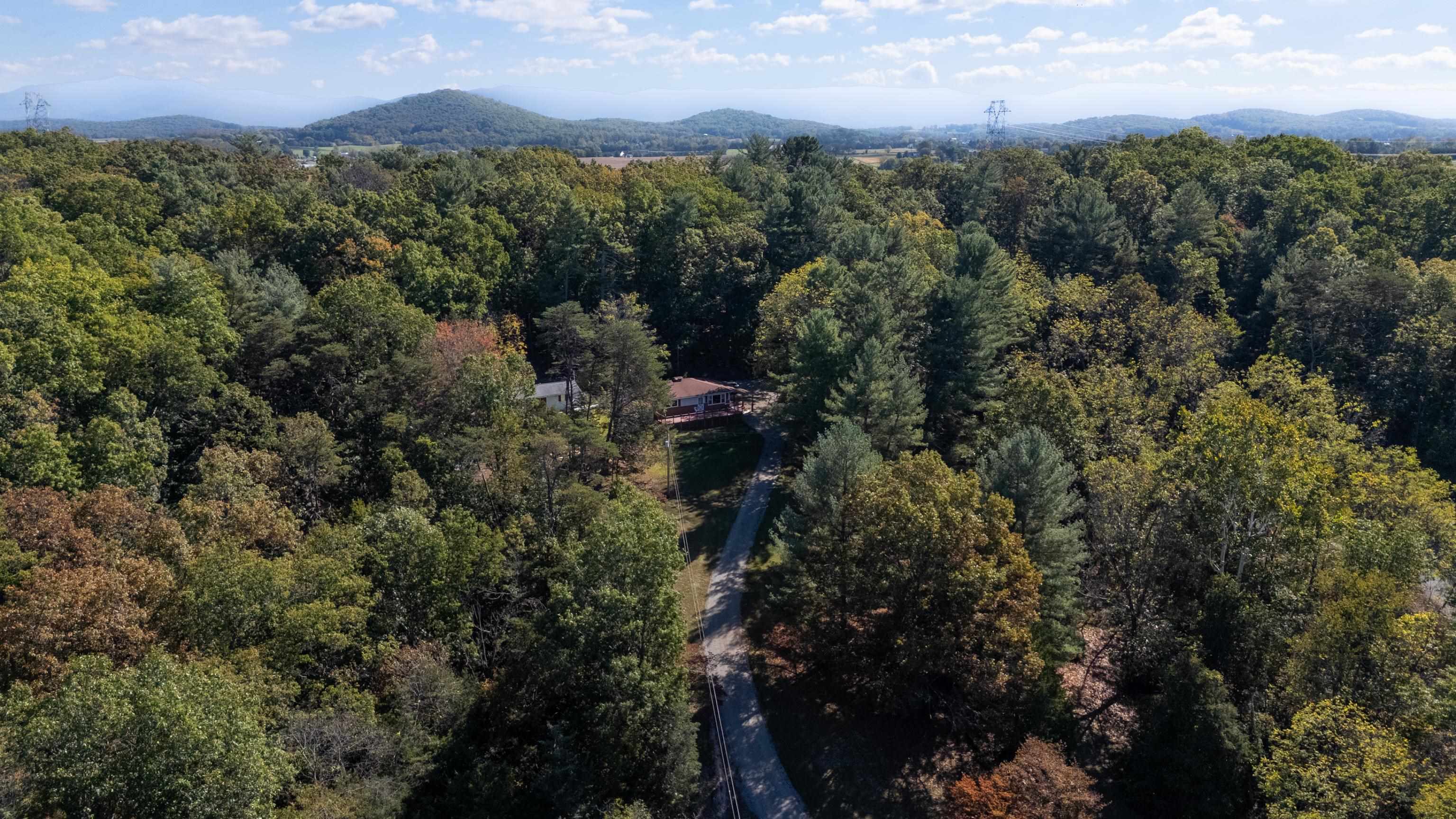 2106 LAUREL HILL RD