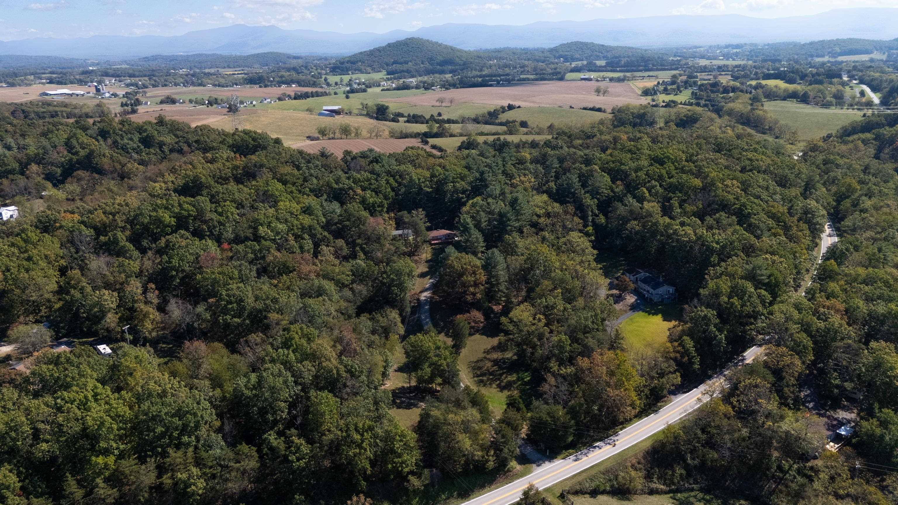 2106 LAUREL HILL RD