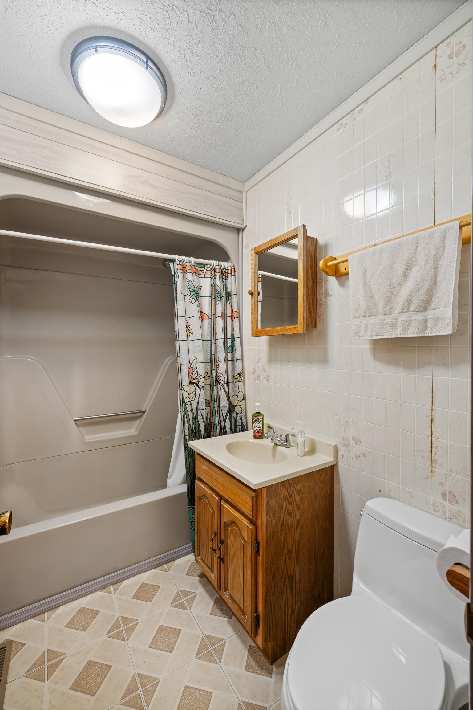 2106 LAUREL HILL RD