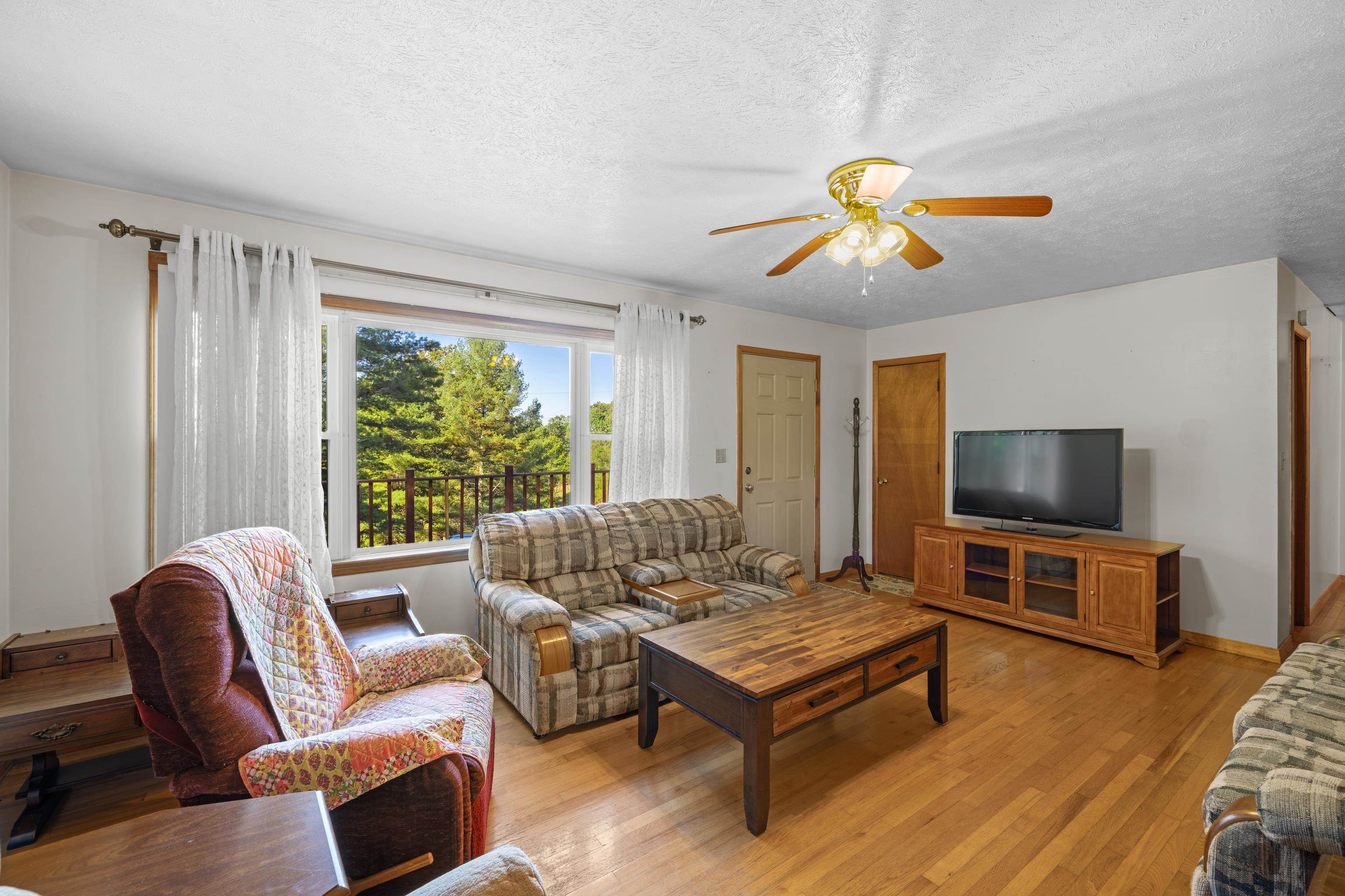 2106 LAUREL HILL RD