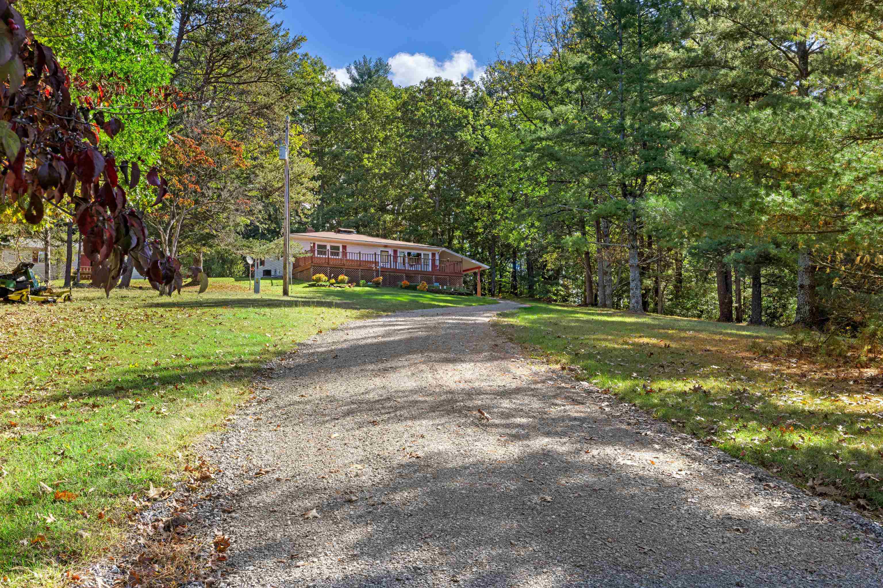 2106 LAUREL HILL RD