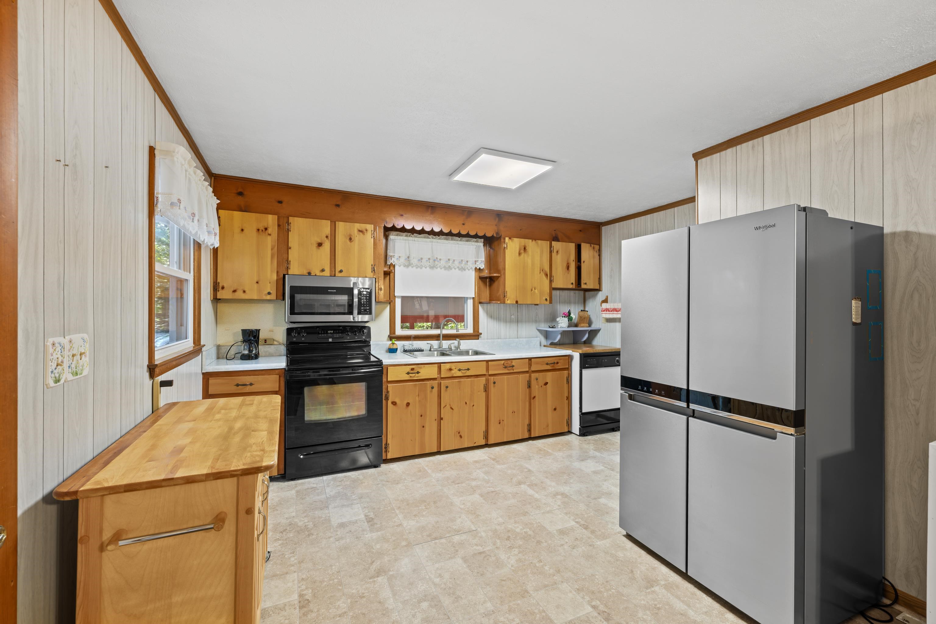 2106 LAUREL HILL RD