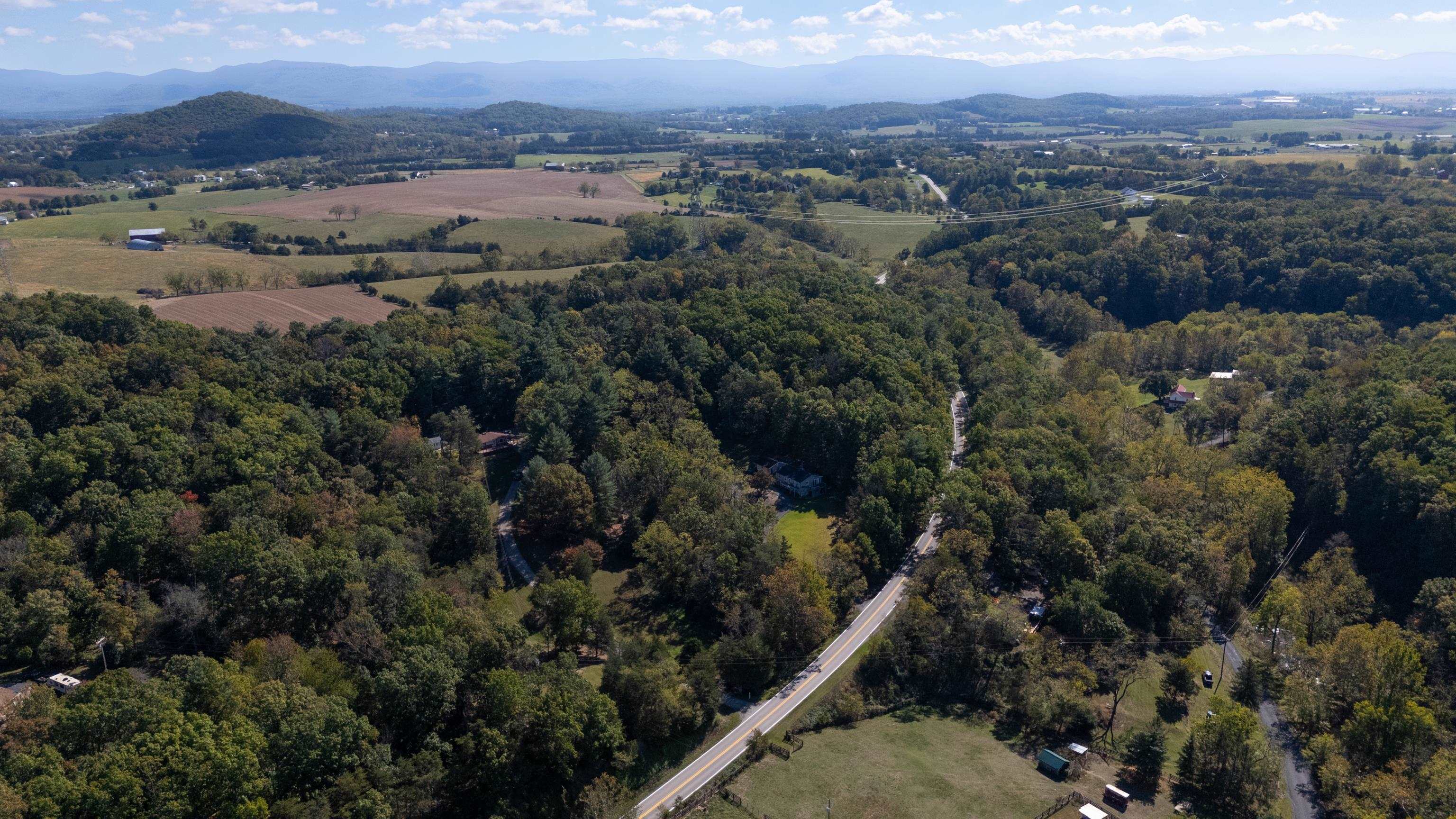 2106 LAUREL HILL RD