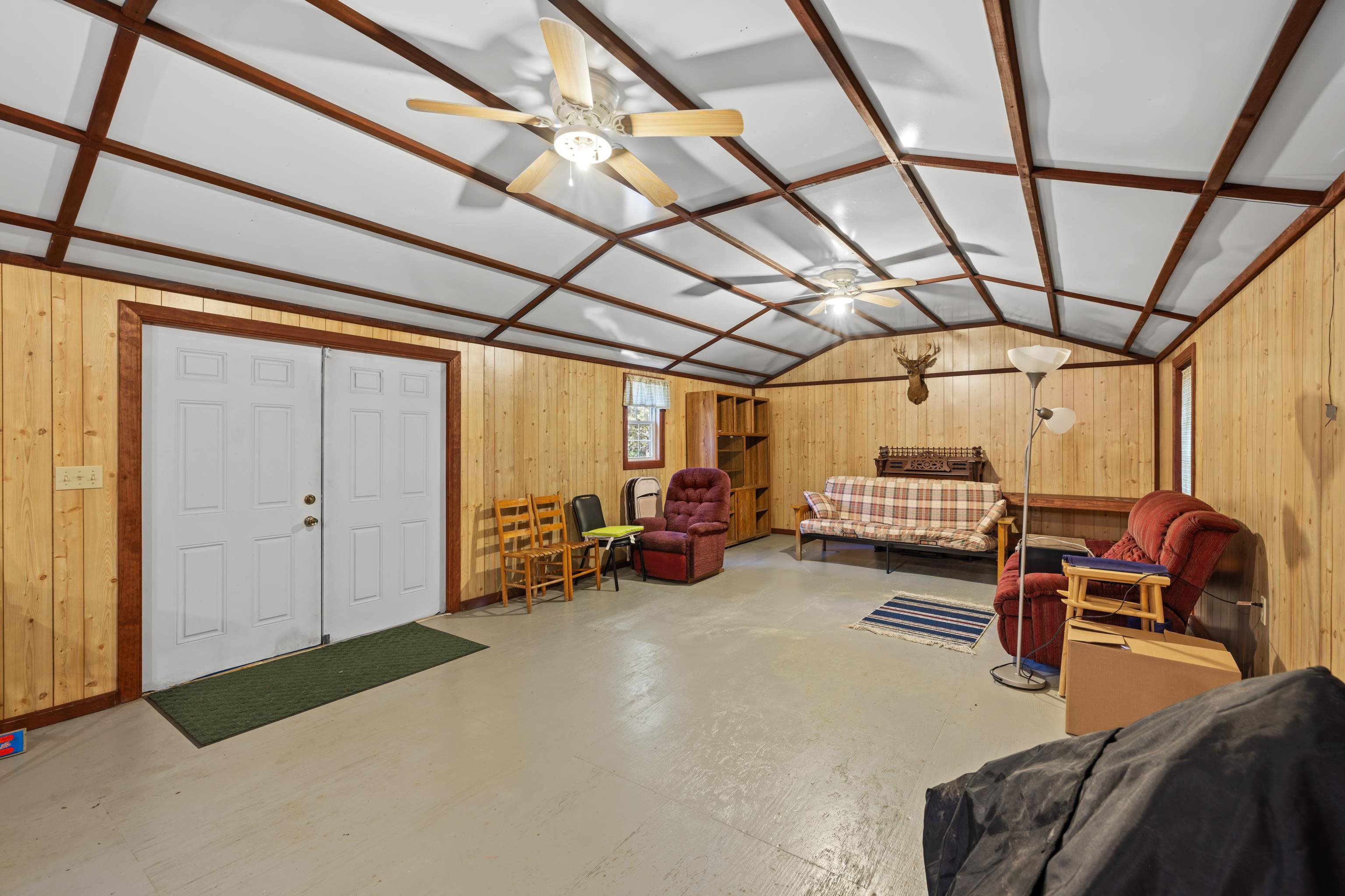 2106 LAUREL HILL RD