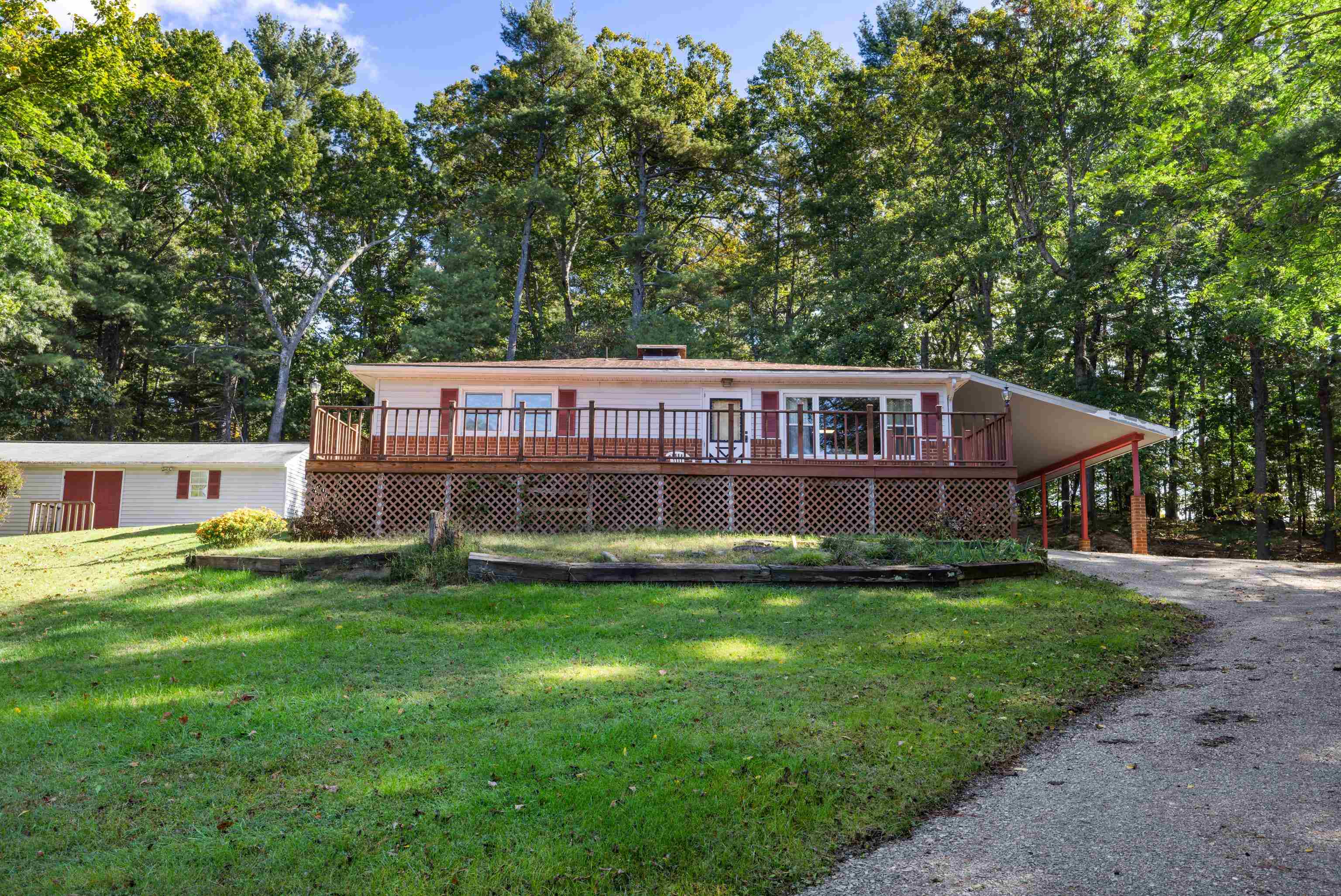 2106 LAUREL HILL RD