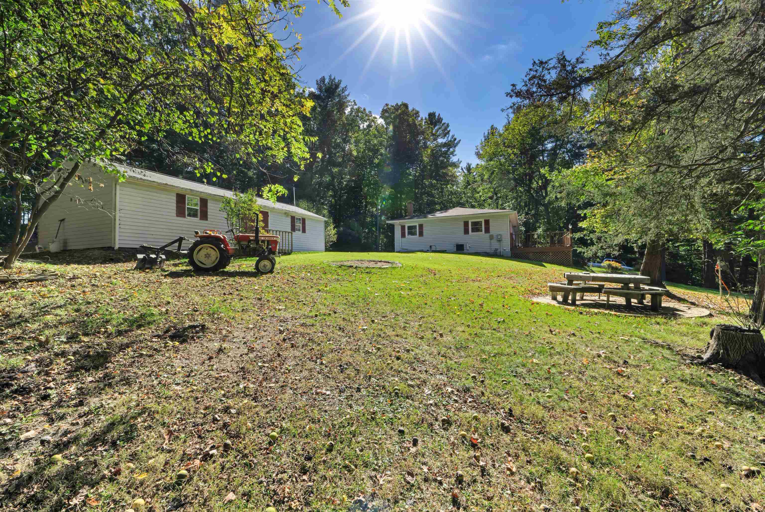 2106 LAUREL HILL RD