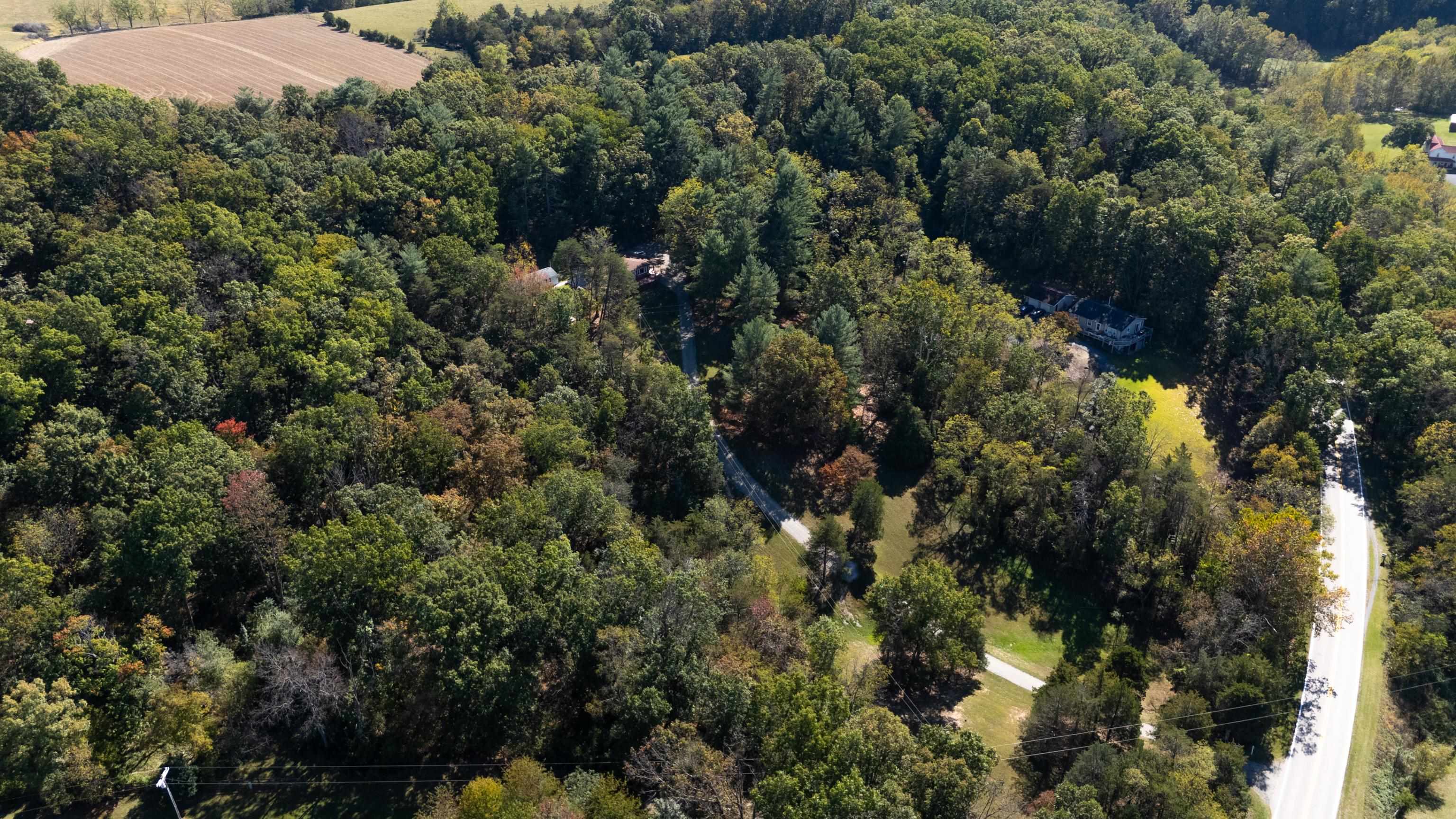 2106 LAUREL HILL RD