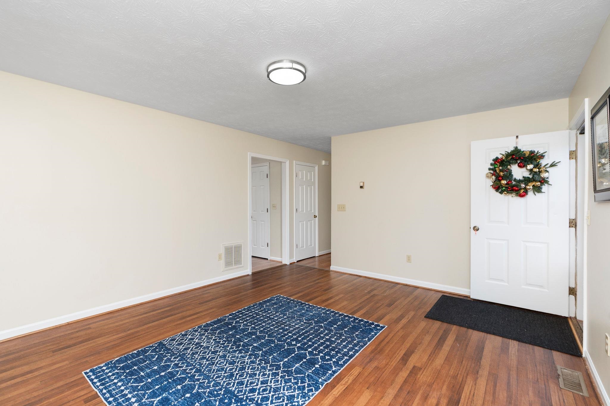 320 S WINCHESTER AVE