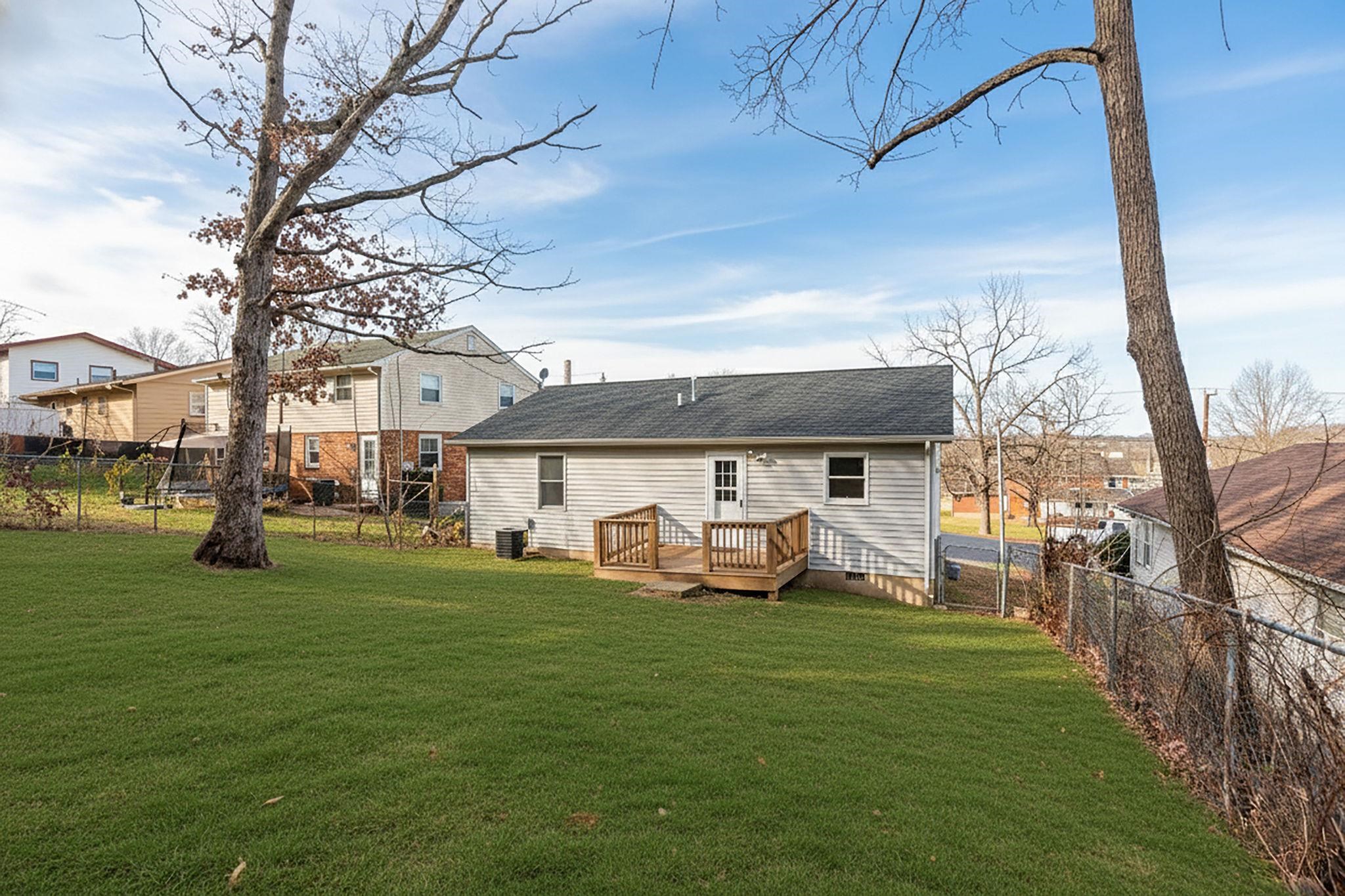 320 S WINCHESTER AVE