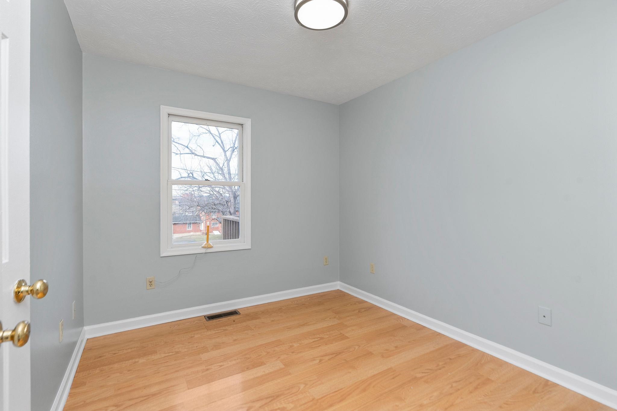 320 S WINCHESTER AVE