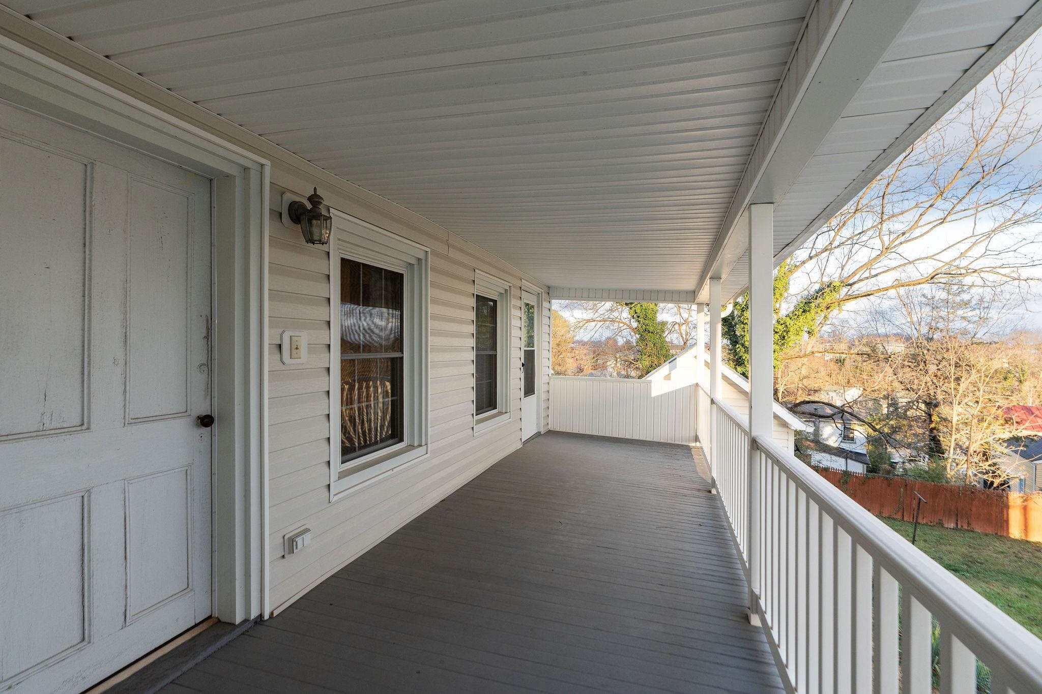 207 RESERVOIR ST