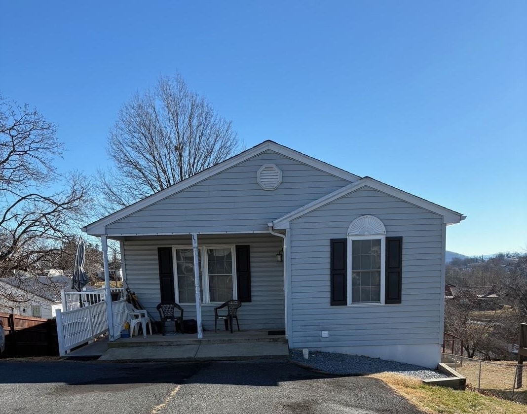 111 SKYLINE AVE
