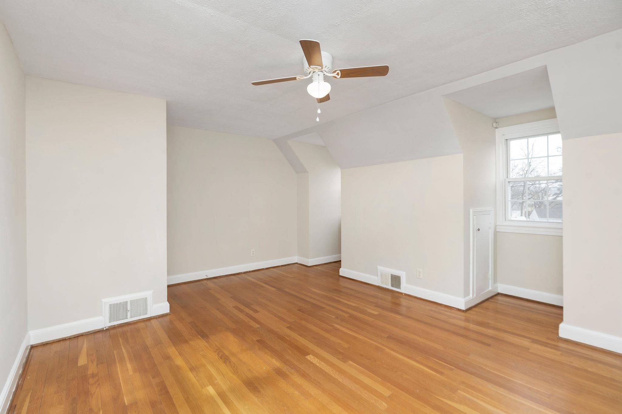315 DUPONT CIR
