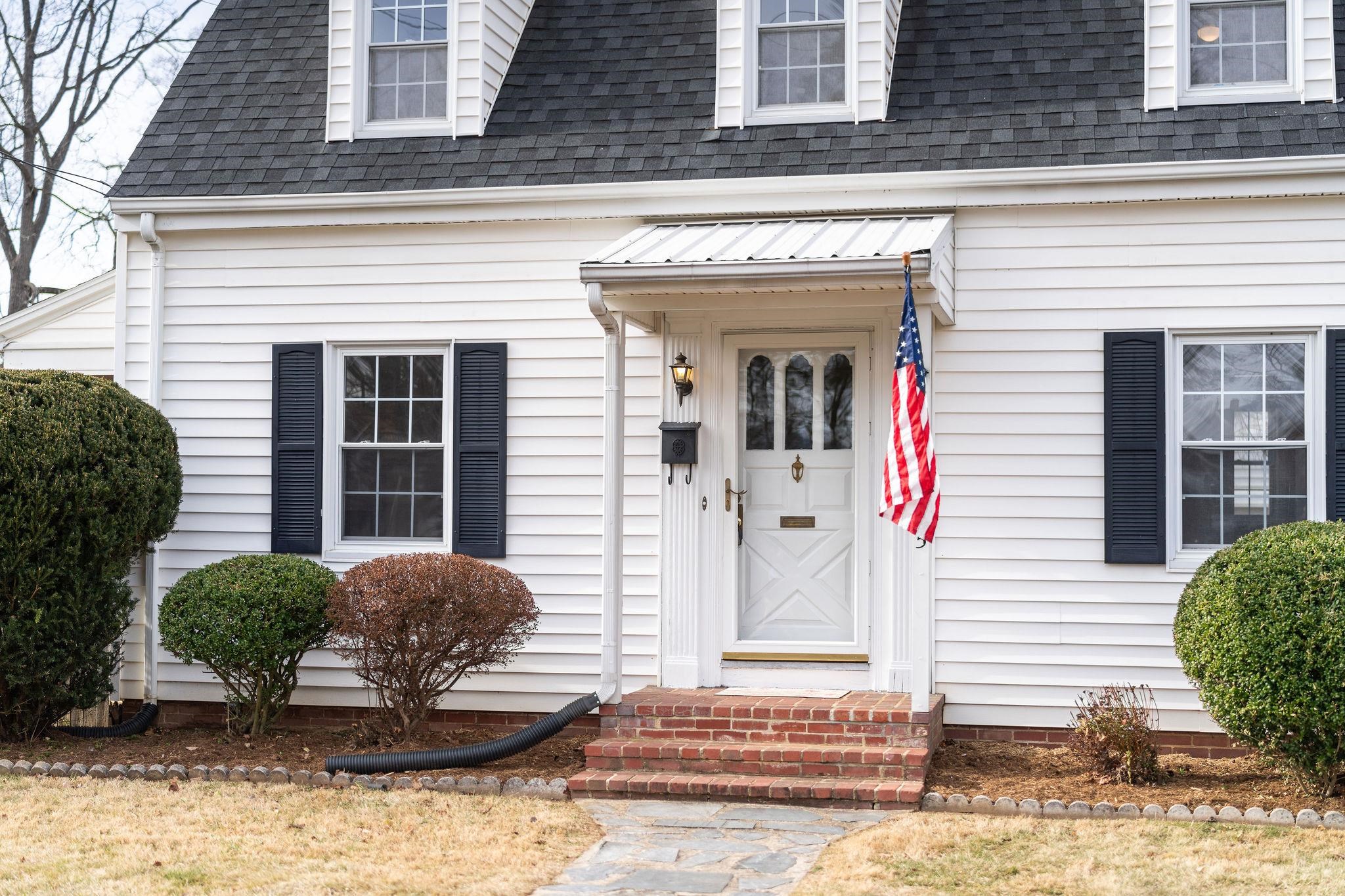 315 DUPONT CIR
