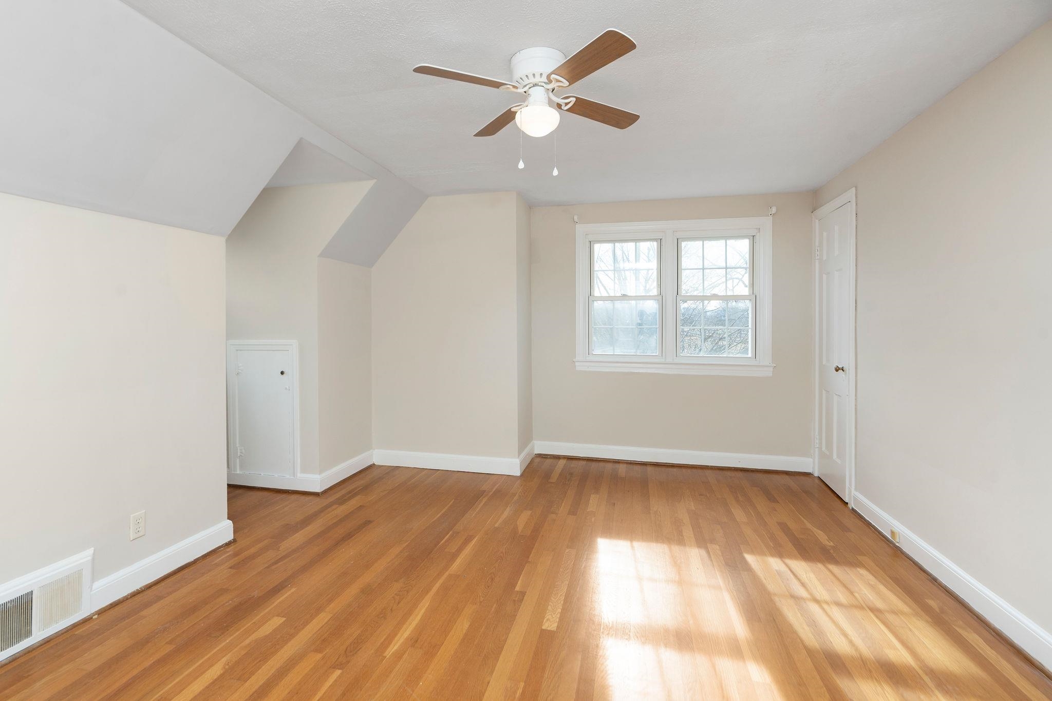 315 DUPONT CIR