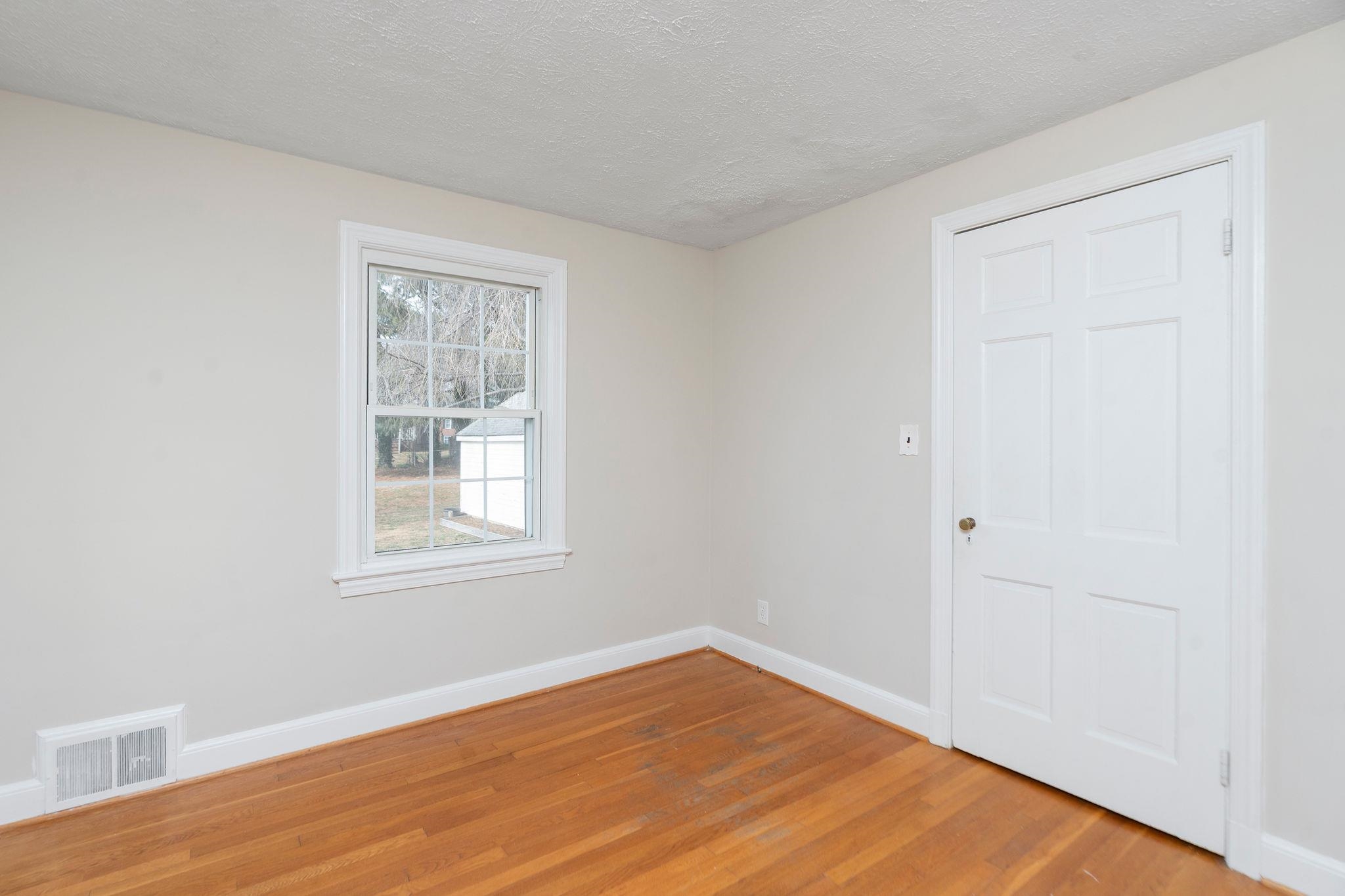 315 DUPONT CIR