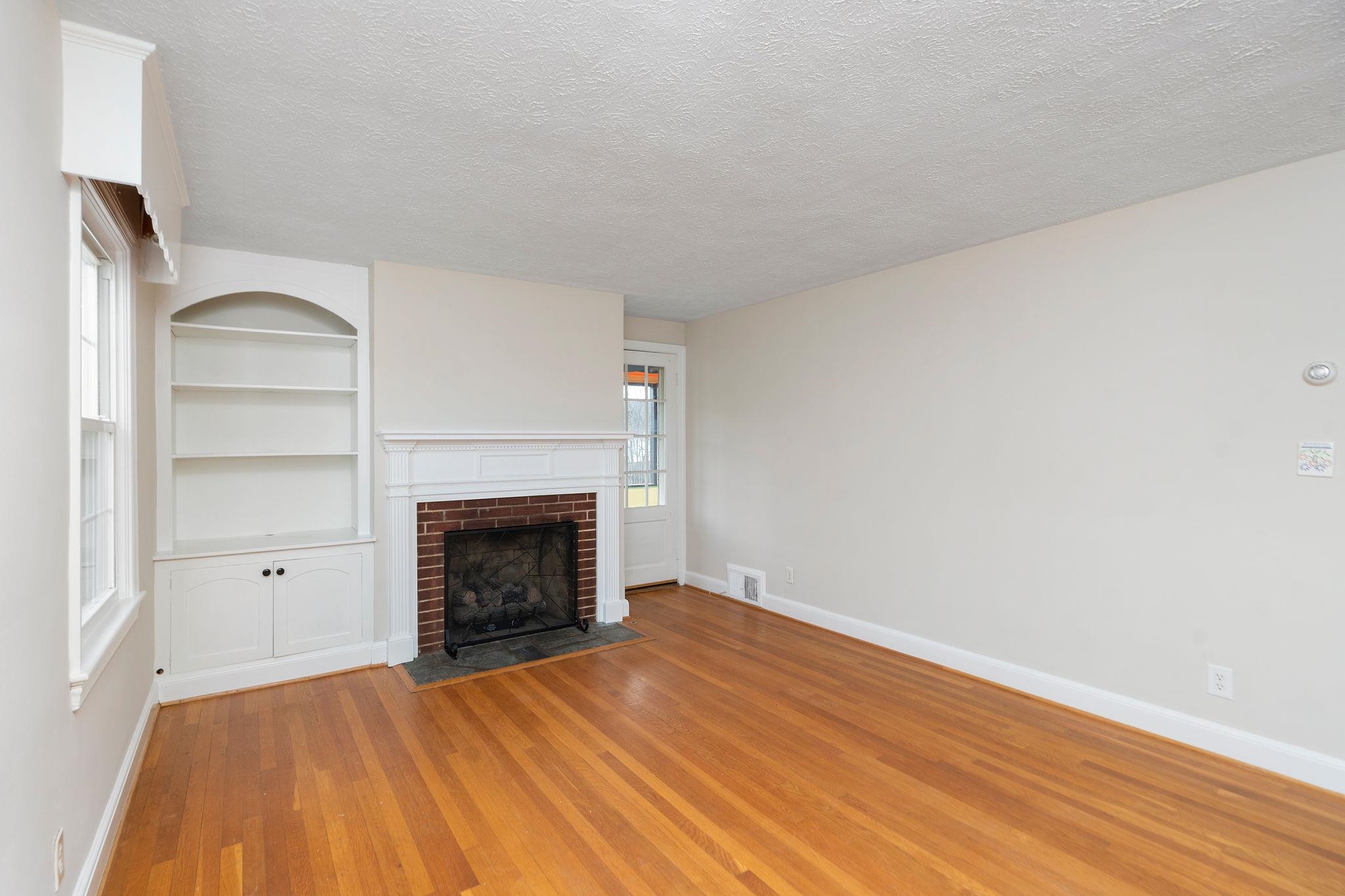 315 DUPONT CIR