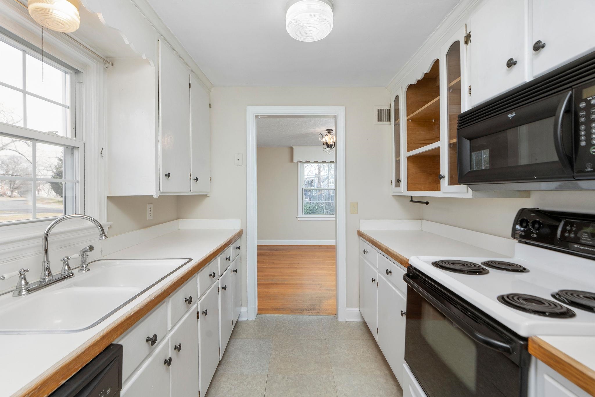 315 DUPONT CIR