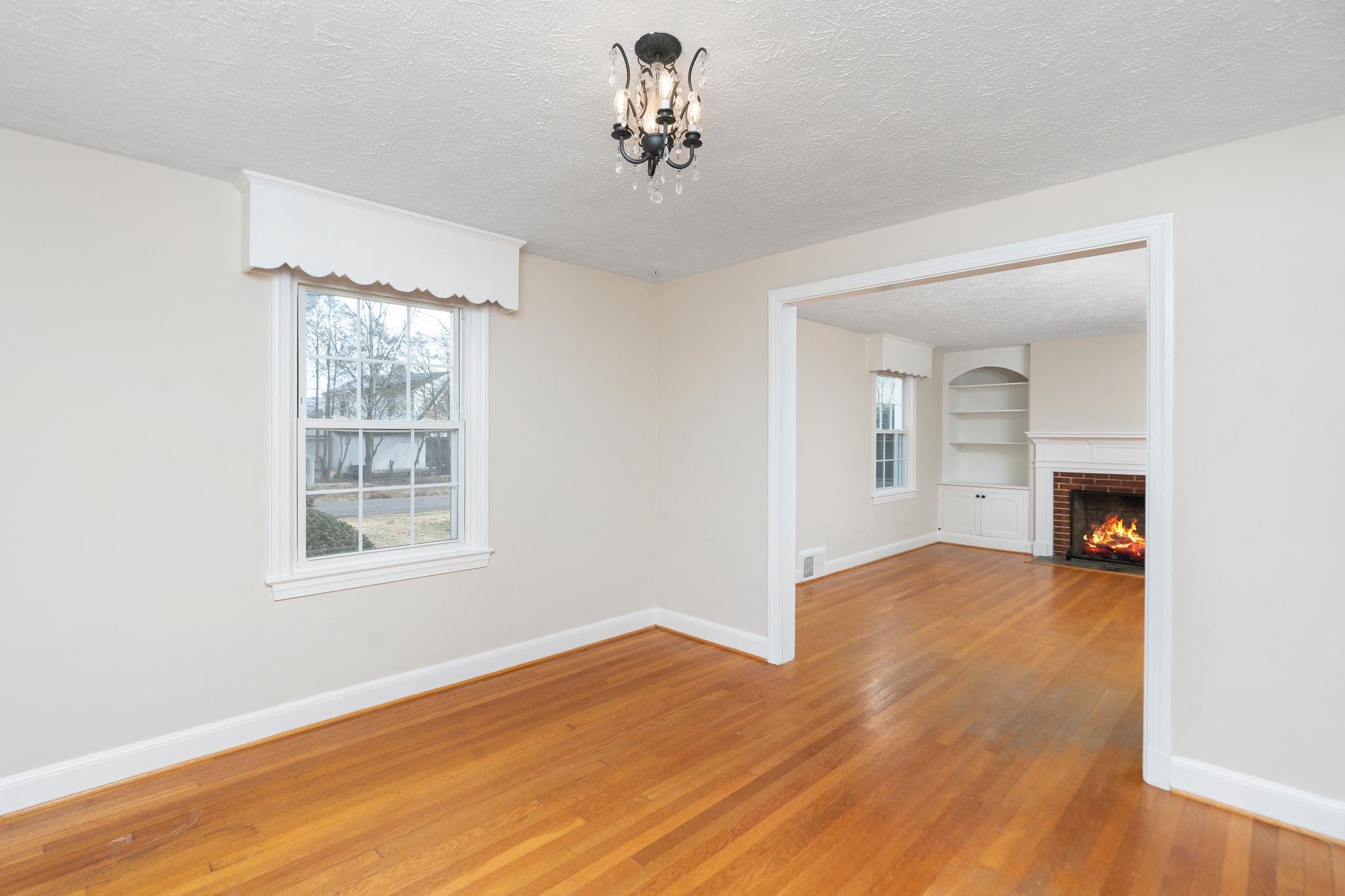 315 DUPONT CIR