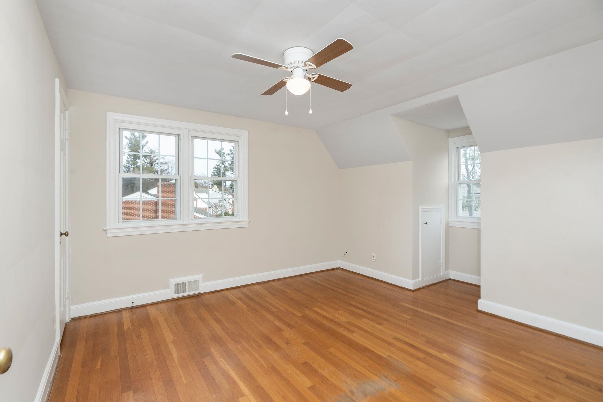 315 DUPONT CIR