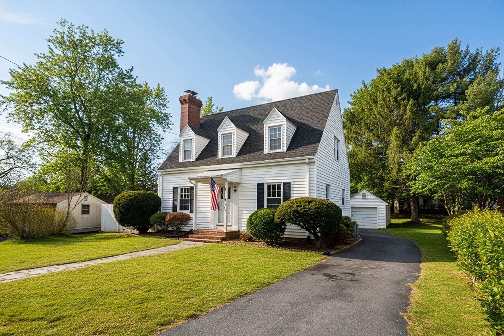 315 DUPONT CIR