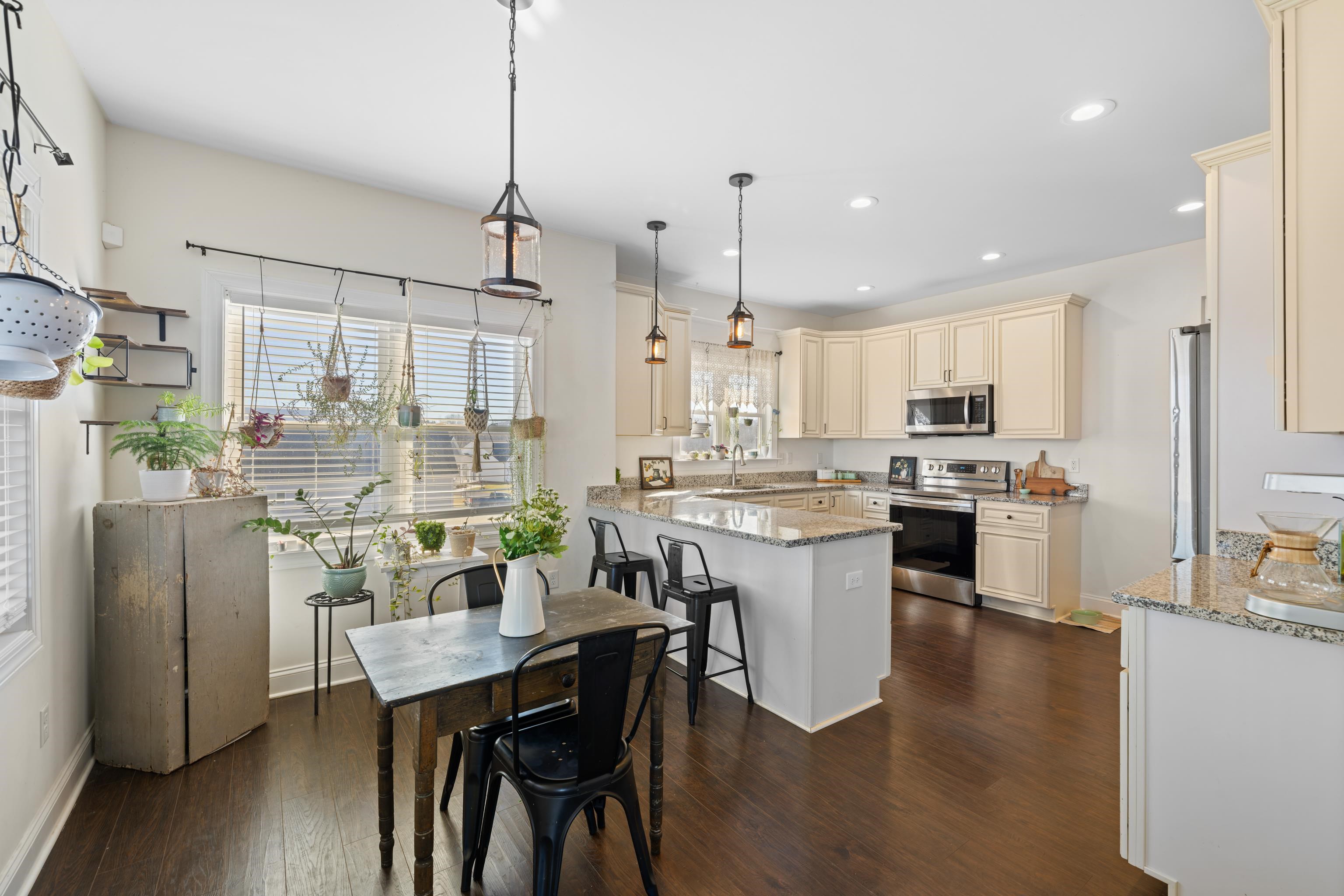 177 TOMASVILLE DR