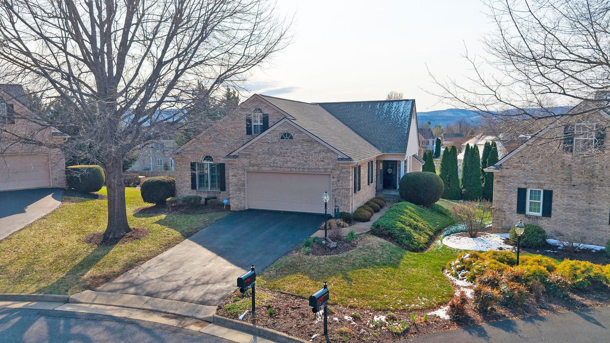 784 GOVERNORS WAY