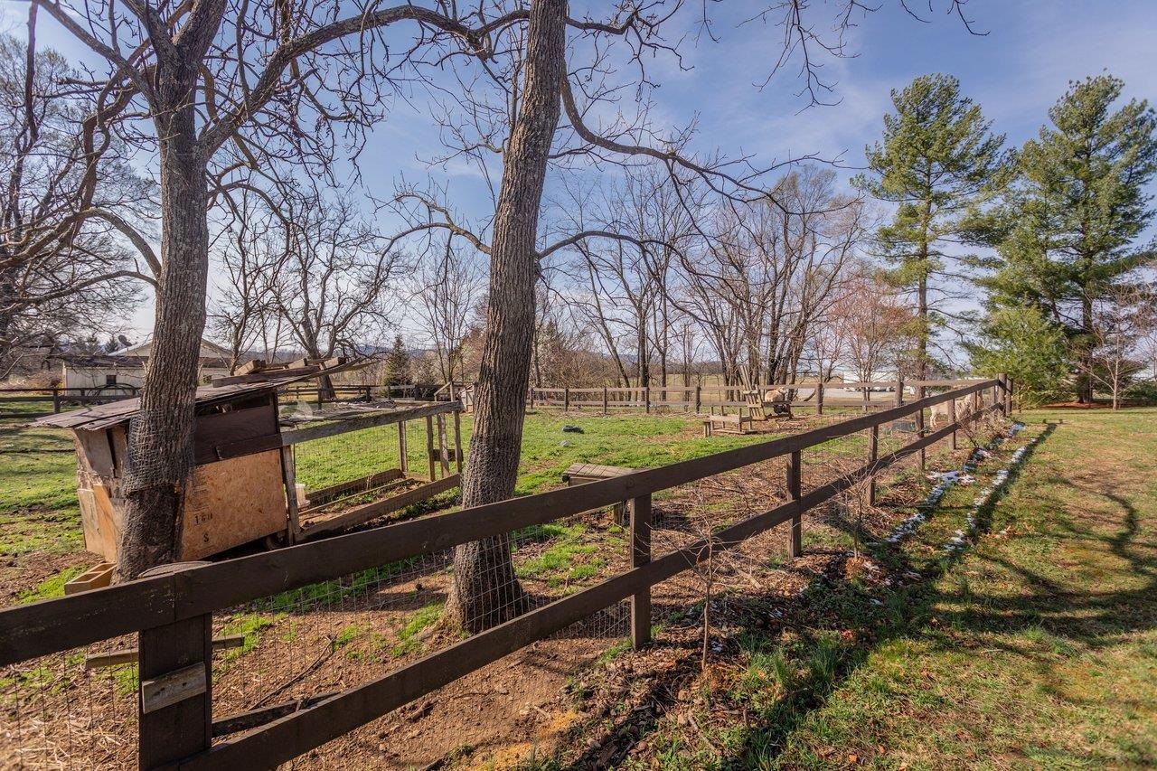 3844 STUARTS DRAFT HWY
