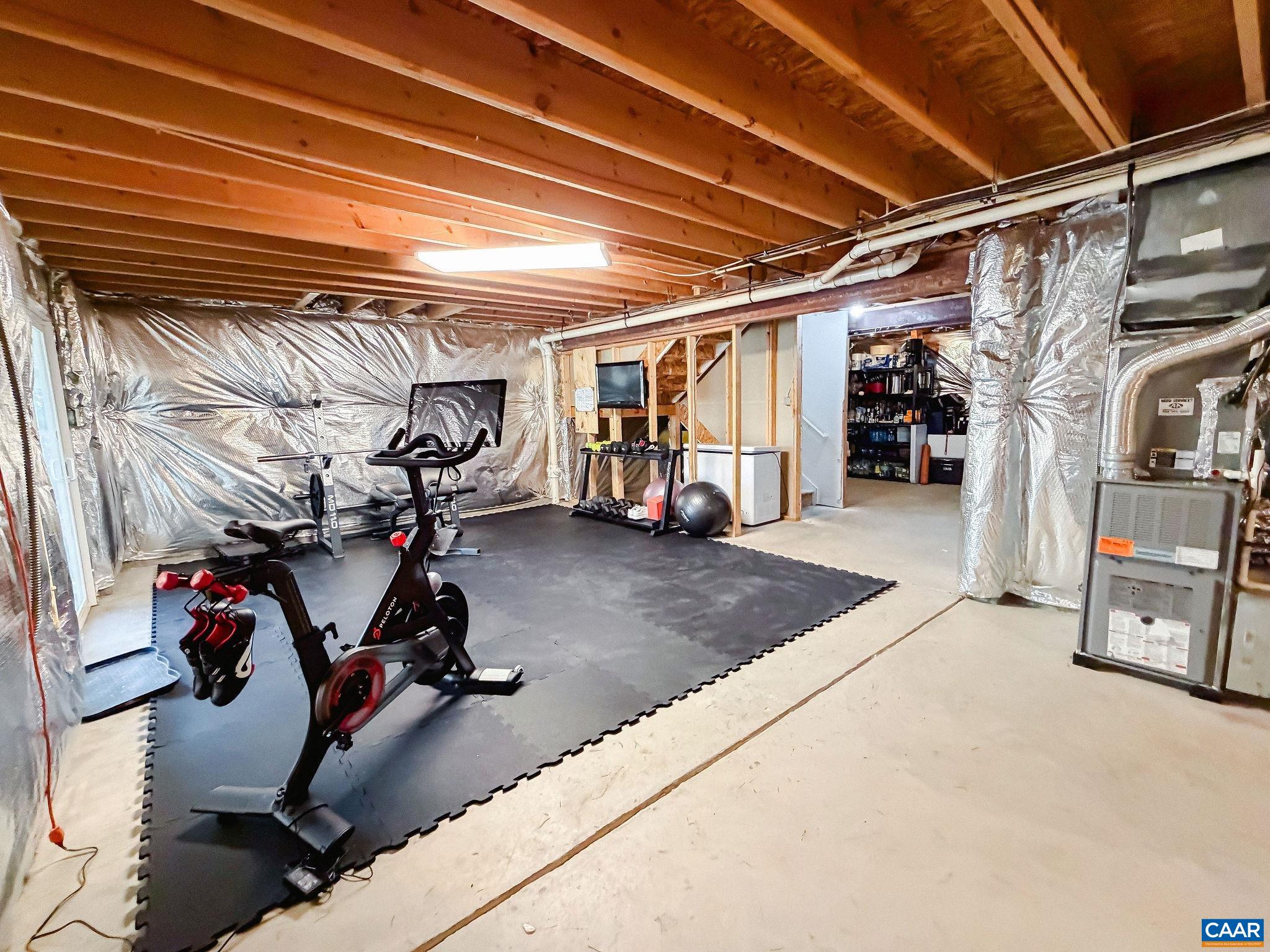 566 JUSTIN DR