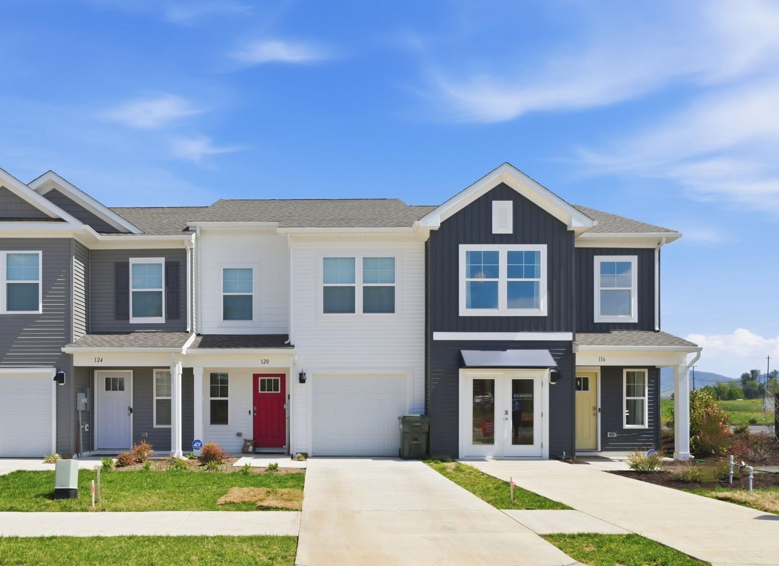 205 CAMDEN DR