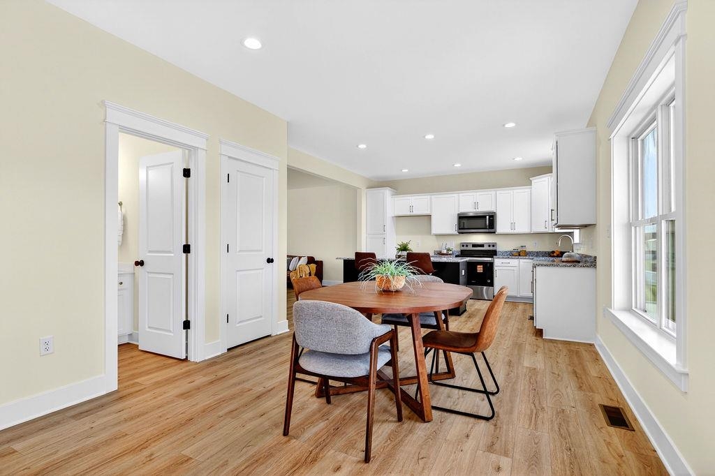 135 LANGLEY DR