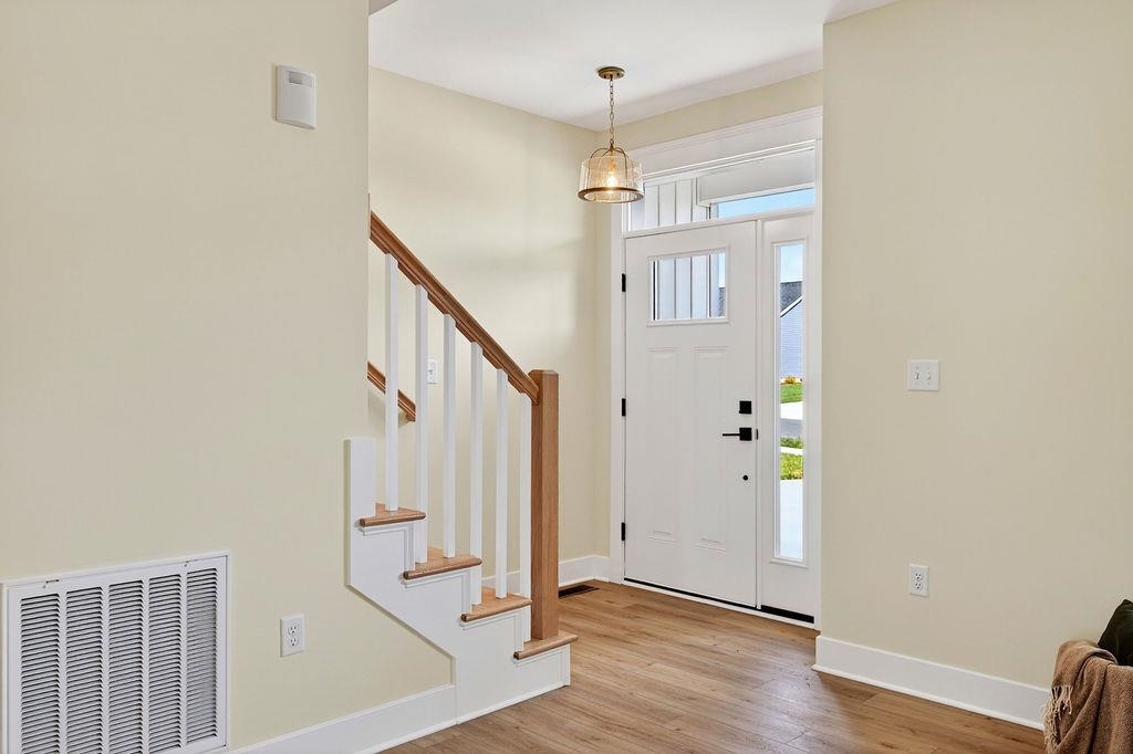 135 LANGLEY DR