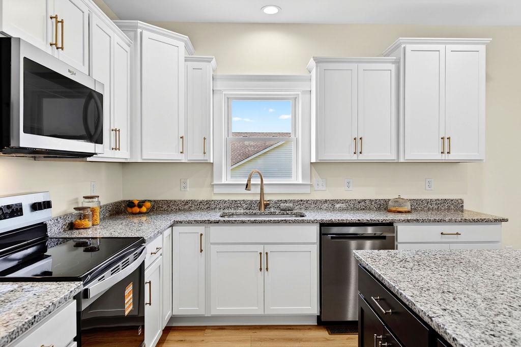 135 LANGLEY DR