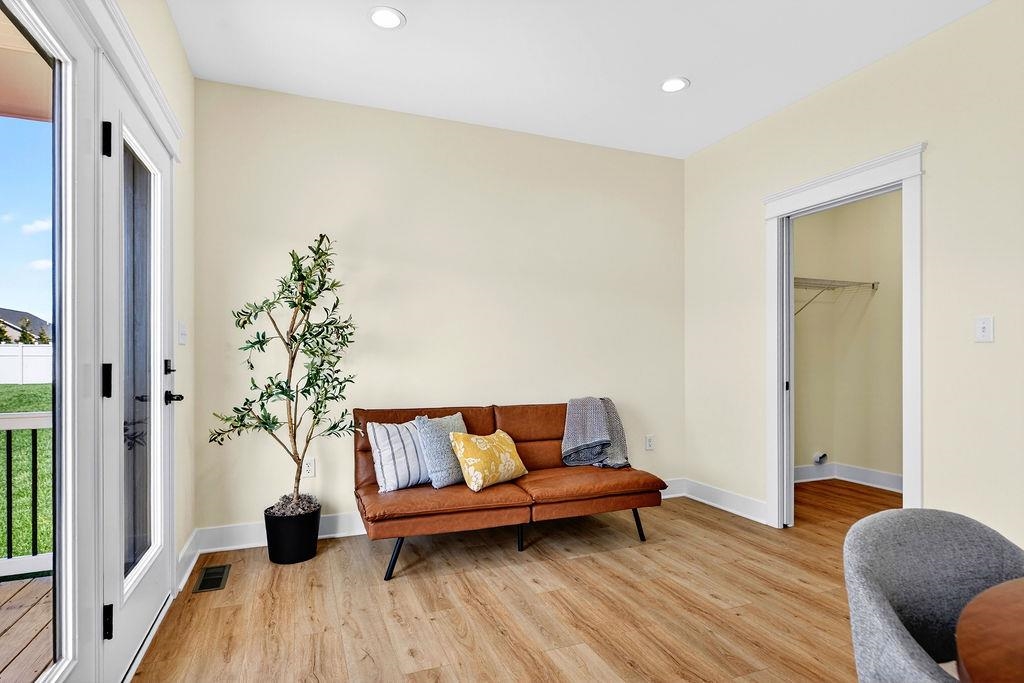 135 LANGLEY DR