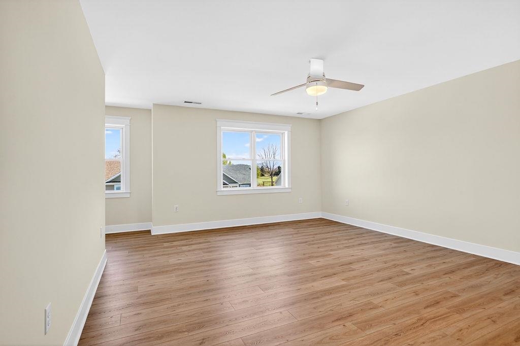 135 LANGLEY DR