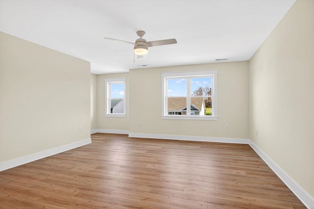 135 LANGLEY DR