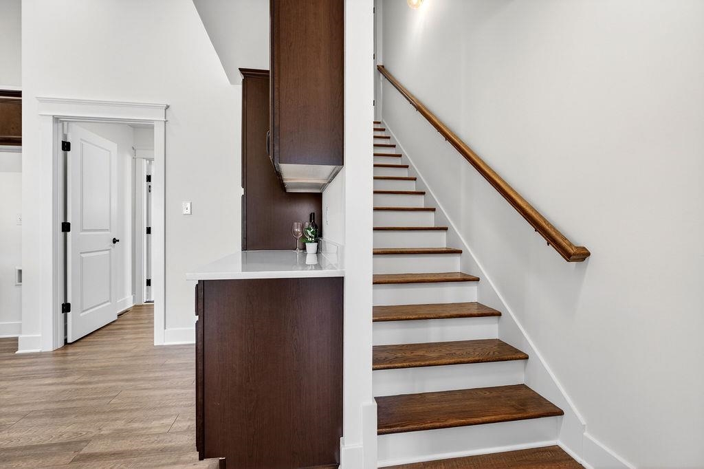 208 LINDBURGH DR